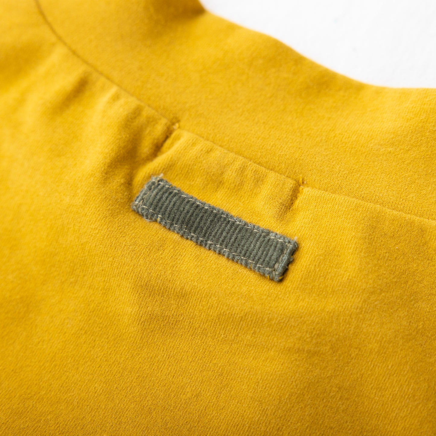 ハイネックTシャツ YELLOW