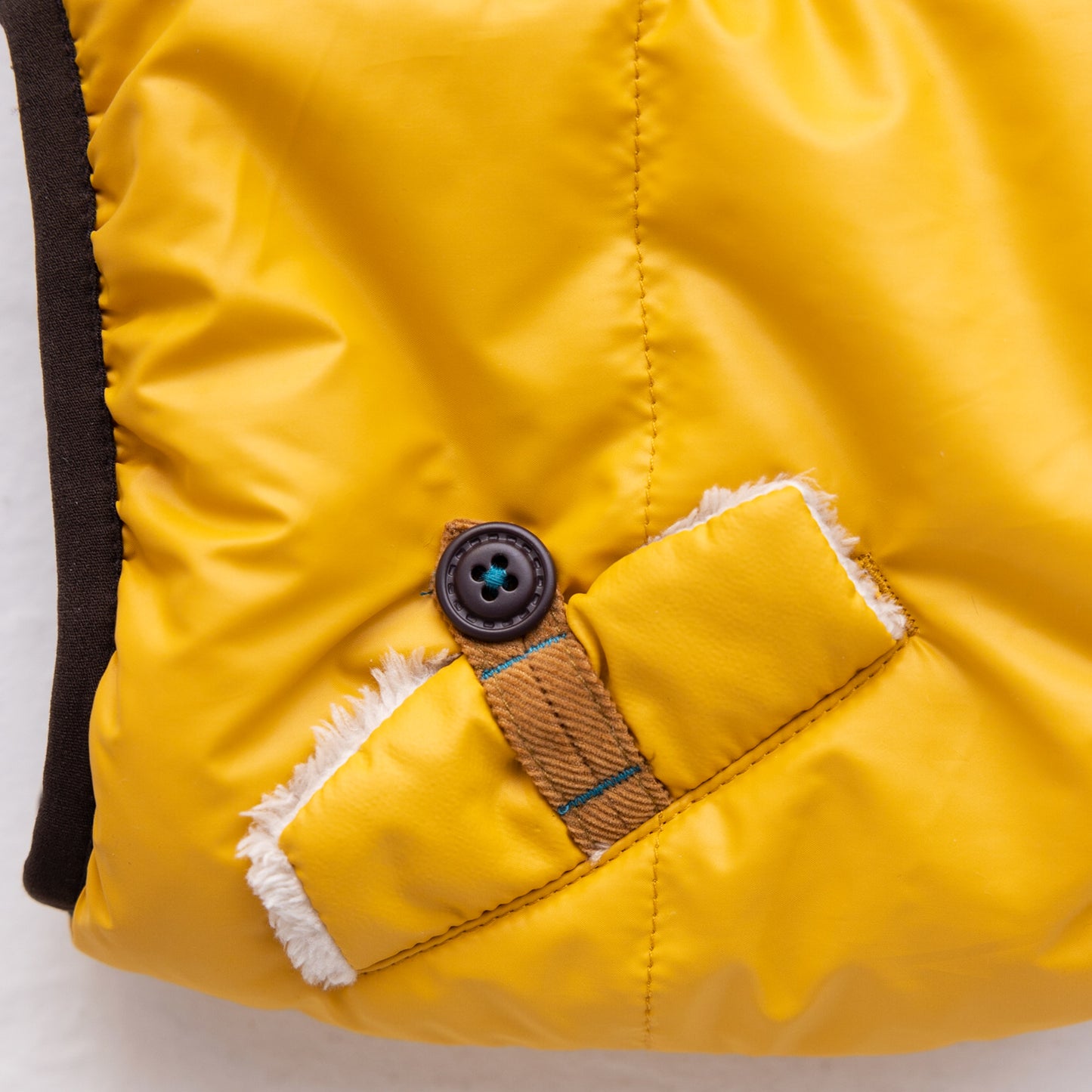 リバーシブル切り替えナイロンベスト YELLOW