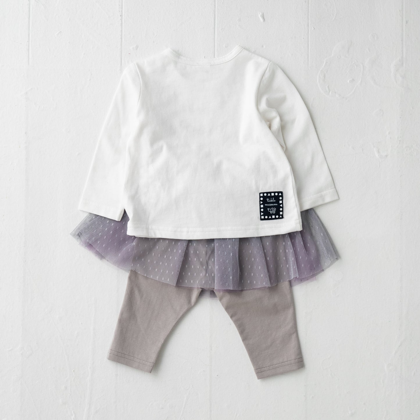 ネックレスプリントTシャツ&チュールスカート付きレギンス OFF-WHITE