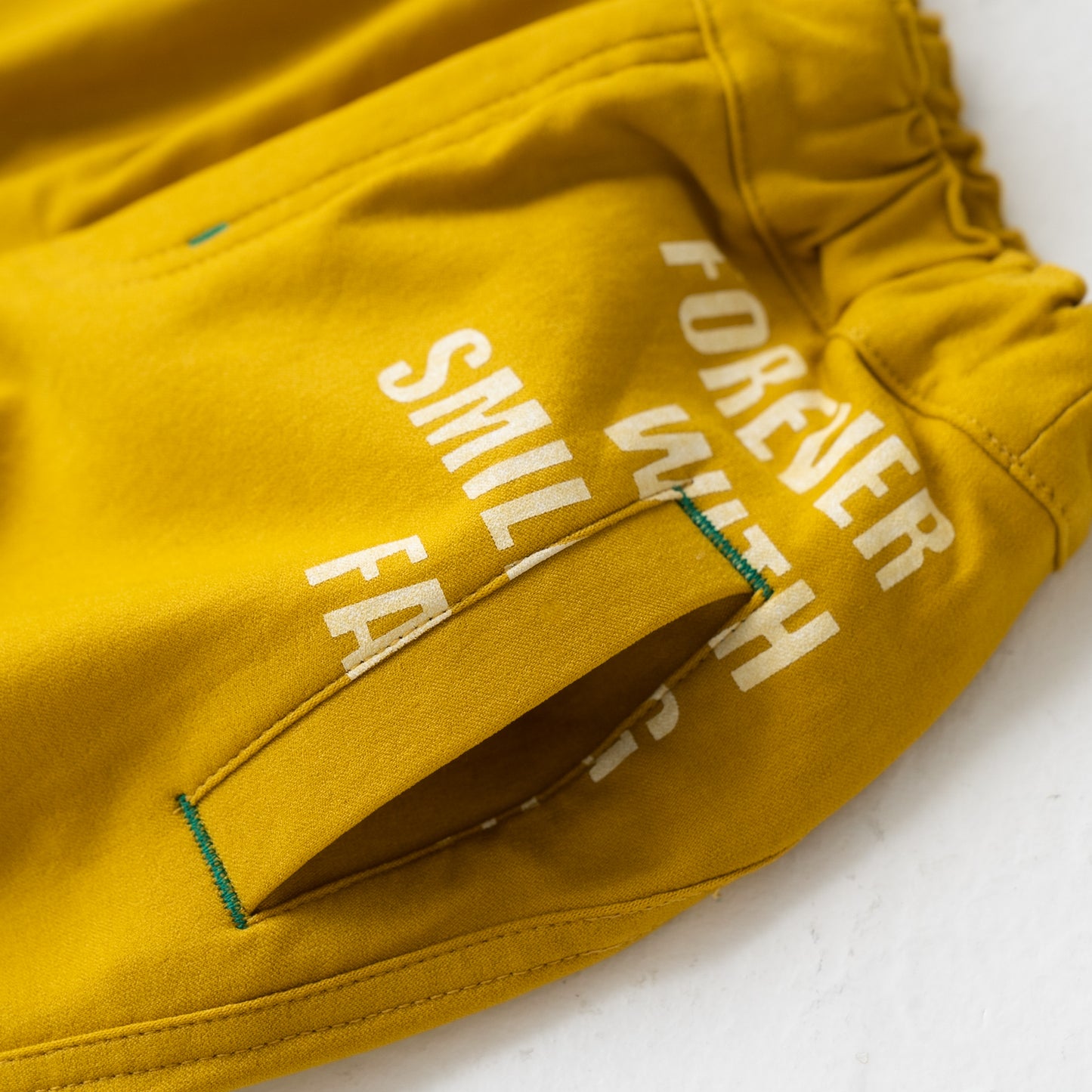 ストレッチパンツ YELLOW