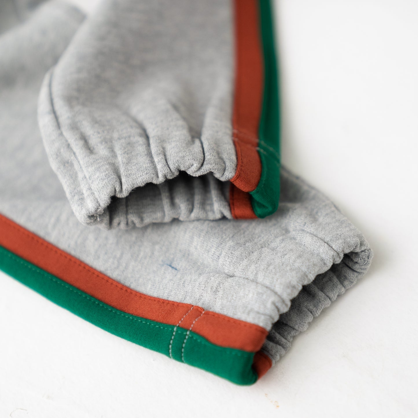 サイドラインスウェットパンツ GREY