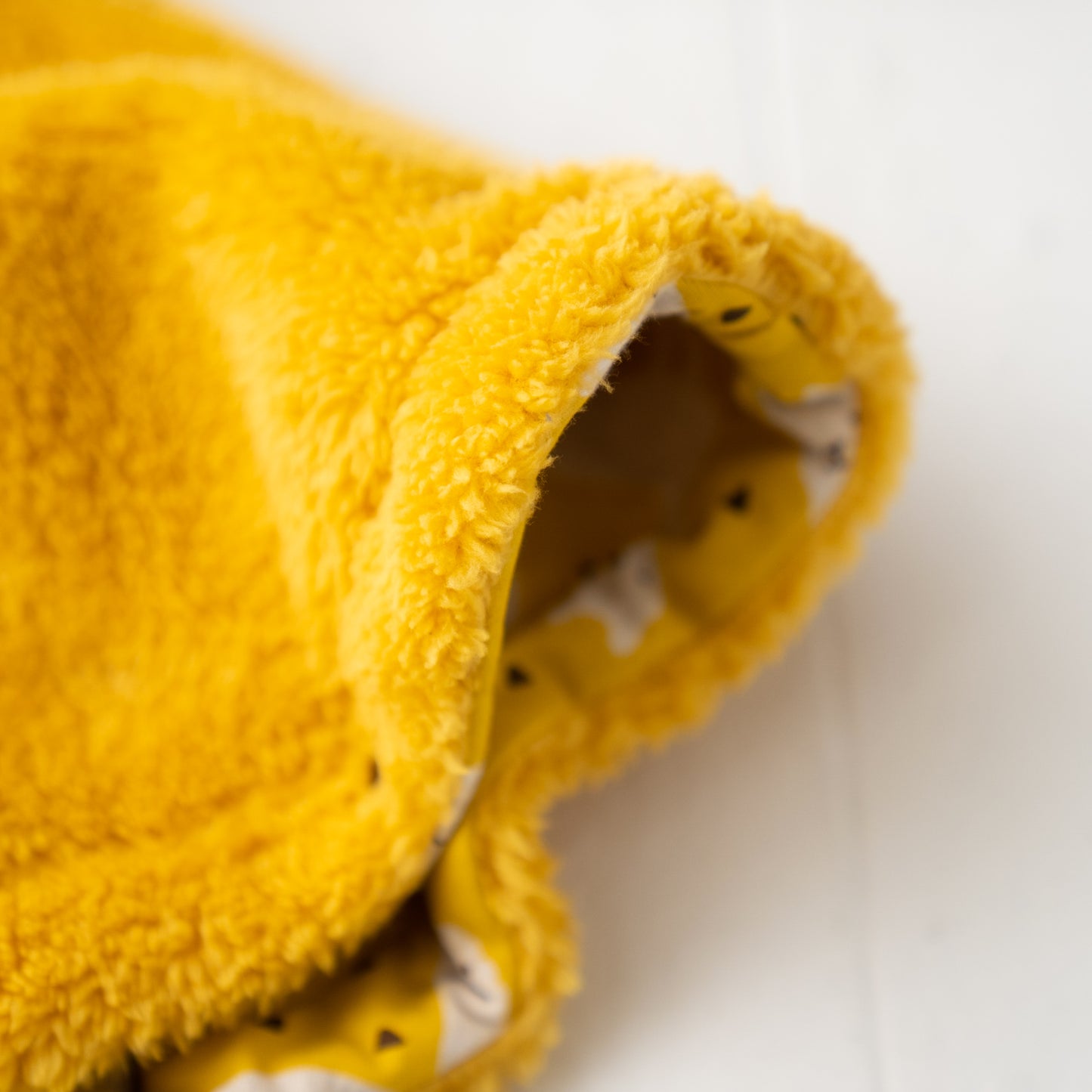 ファーリバーシブルマント YELLOW