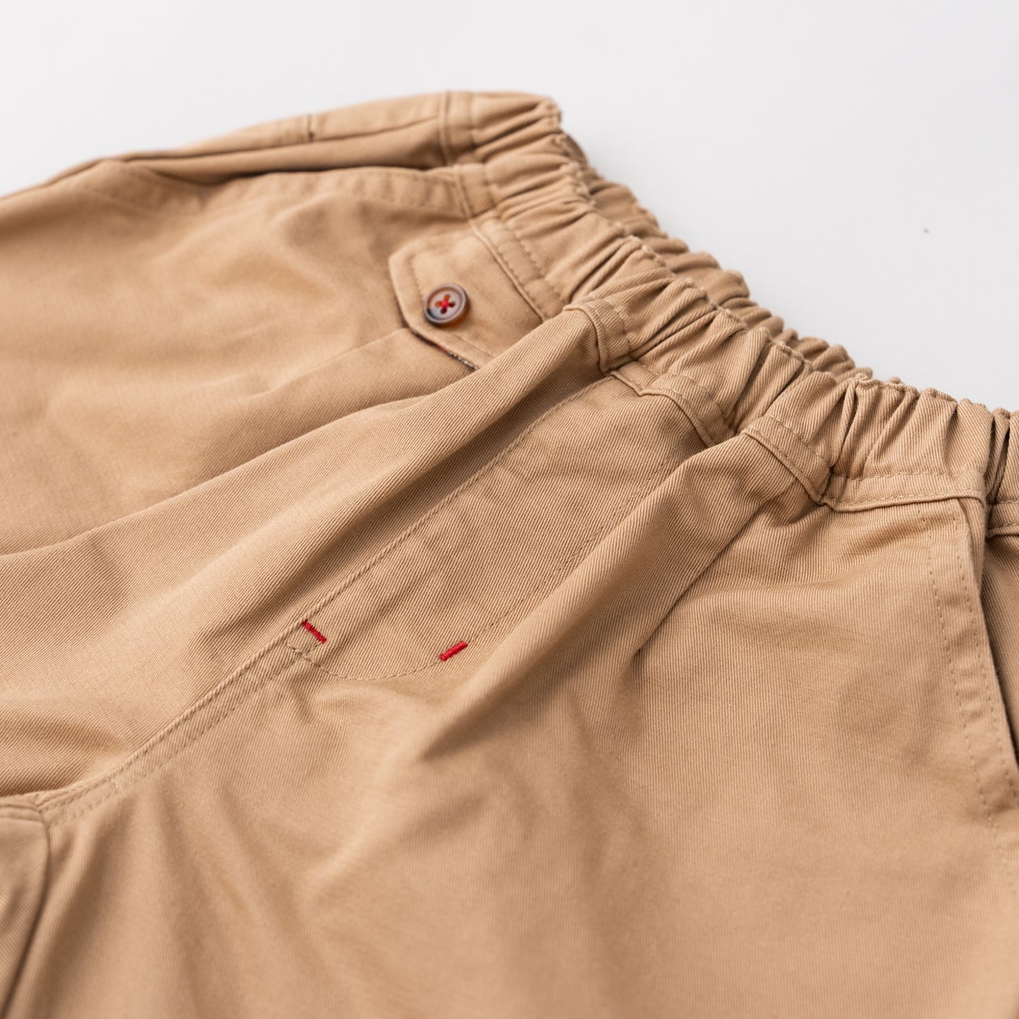 テーパードチノパンツ BEIGE