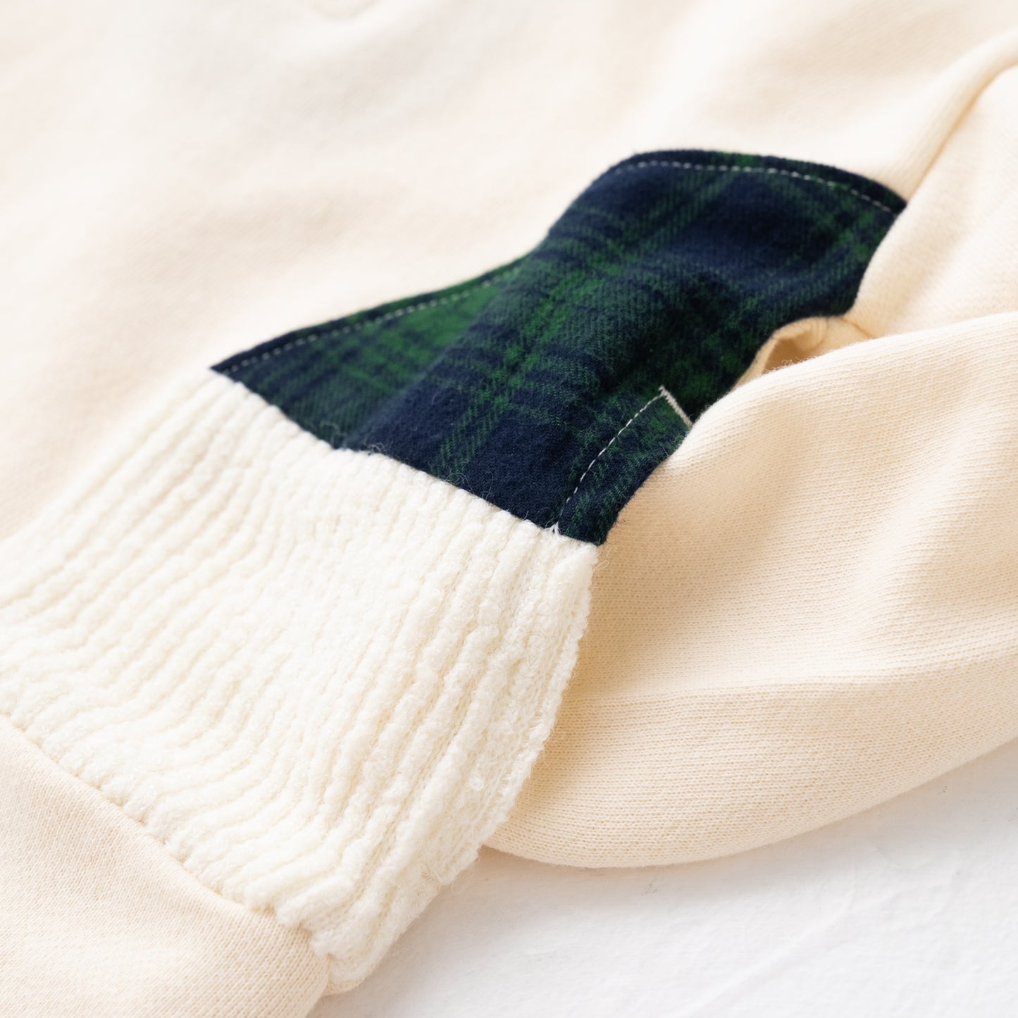 ジップアッププルオーバー IVORY