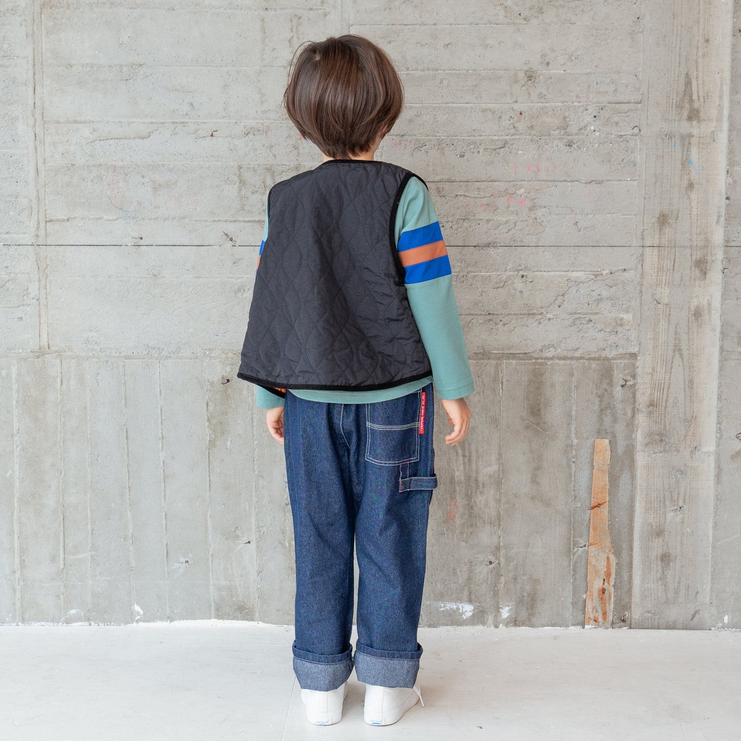 リバーシブルナイロンライトベスト BLACK