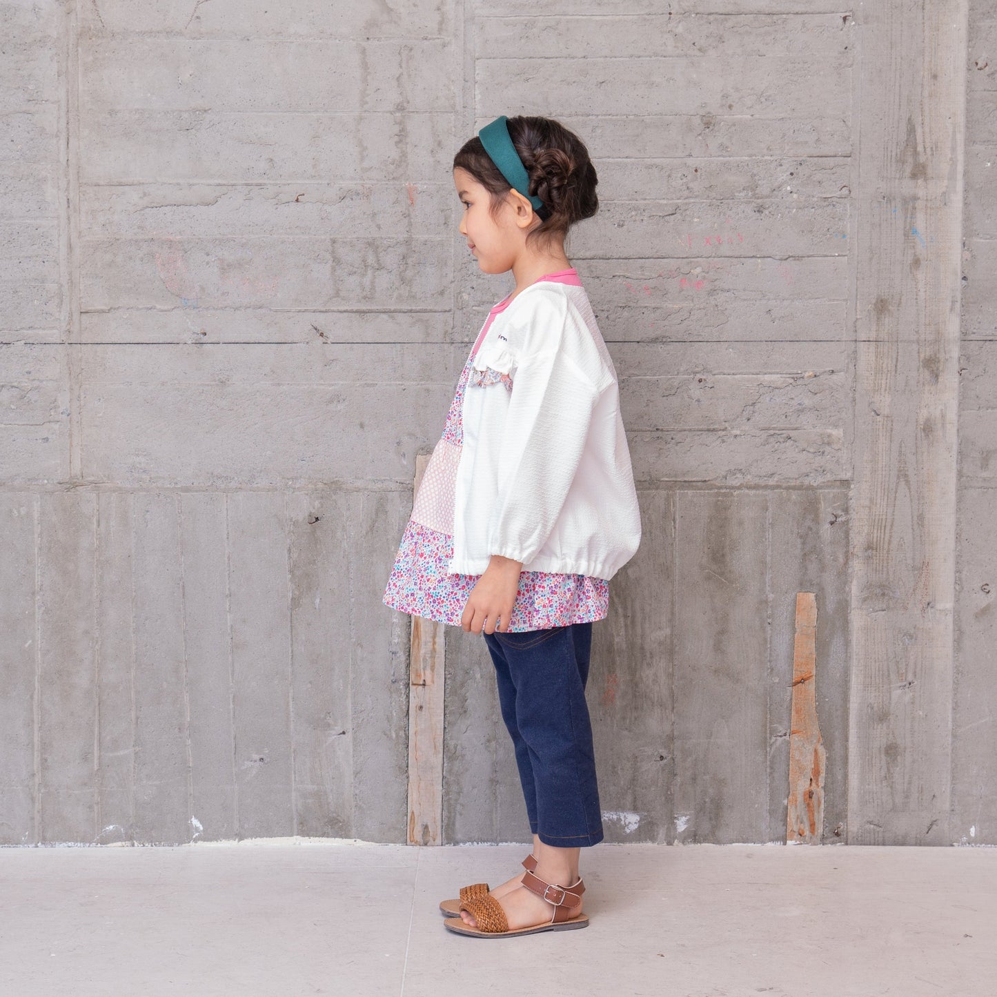 フリルジップアップカーディガン OFF-WHITE
