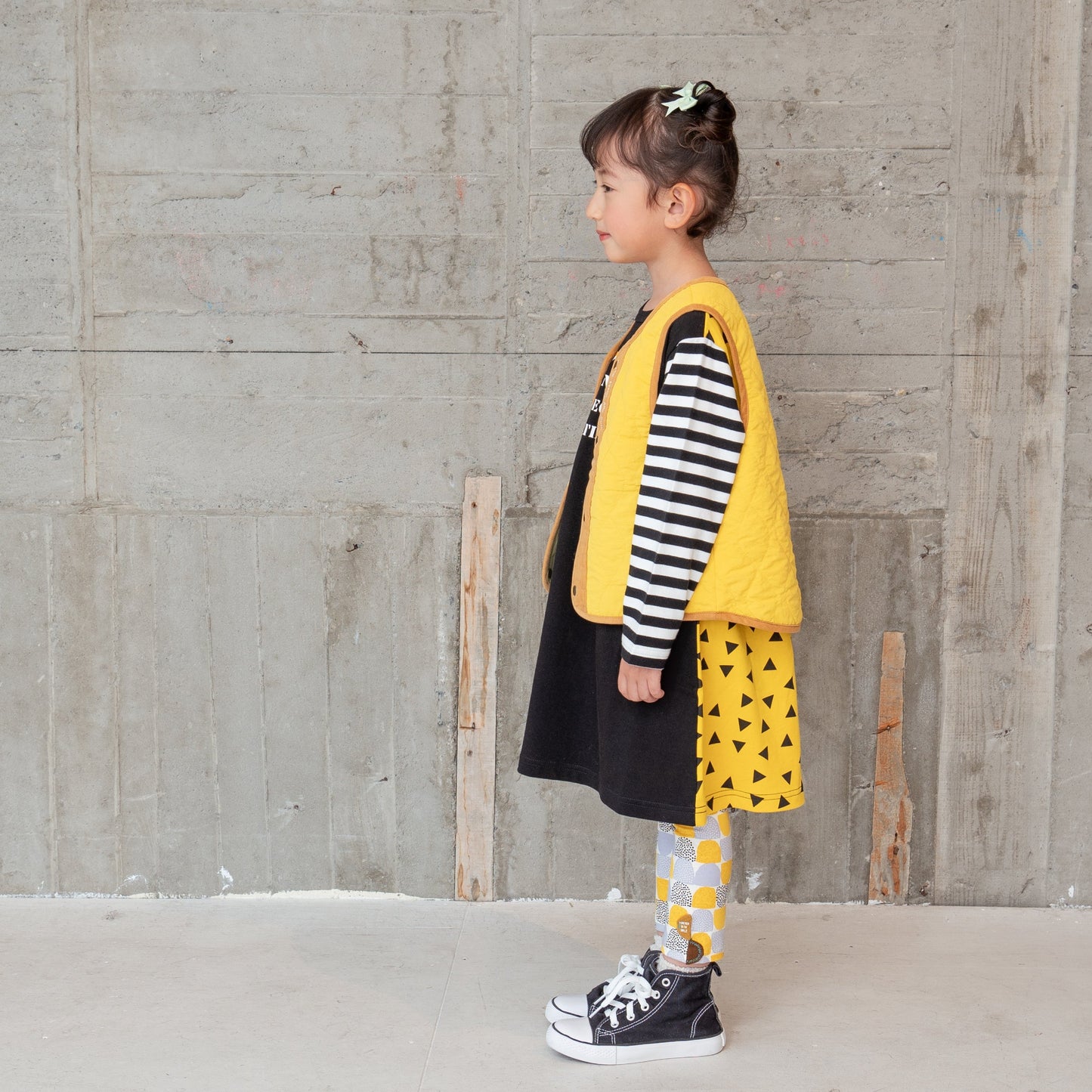 リバーシブルナイロンライトベスト YELLOW