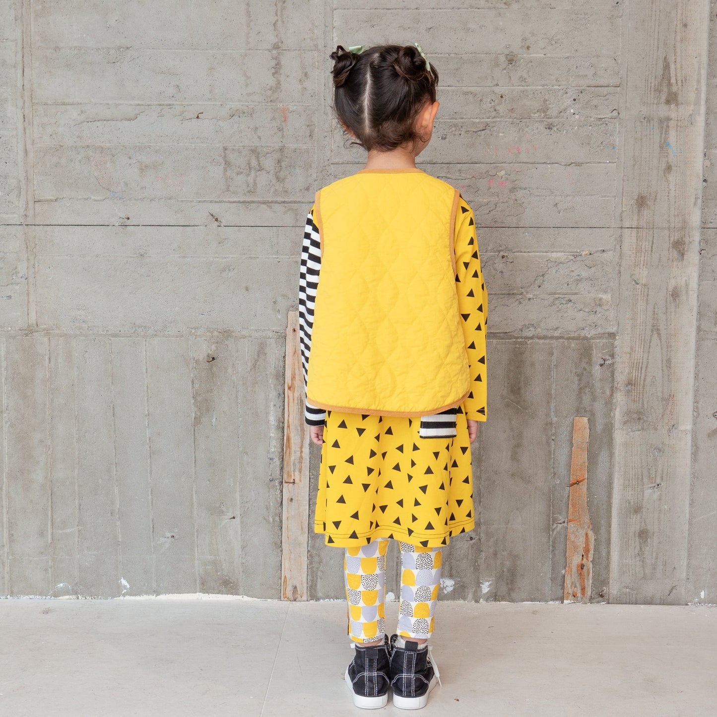 リバーシブルナイロンライトベスト YELLOW