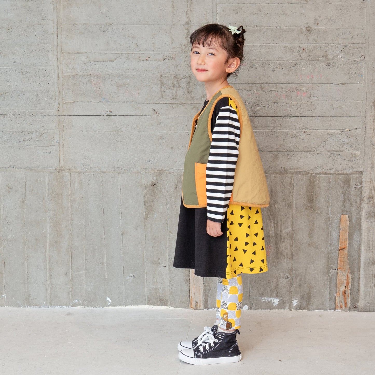 リバーシブルナイロンライトベスト YELLOW