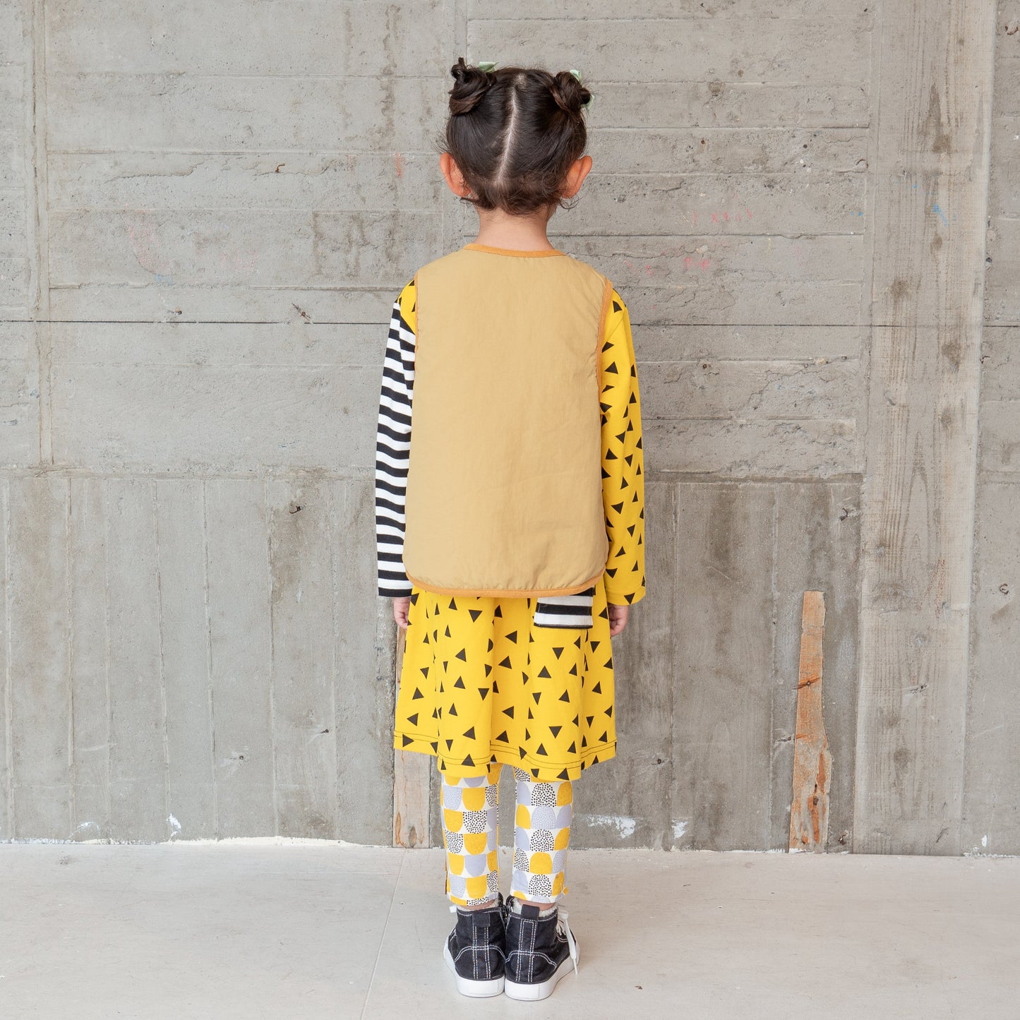 リバーシブルナイロンライトベスト YELLOW