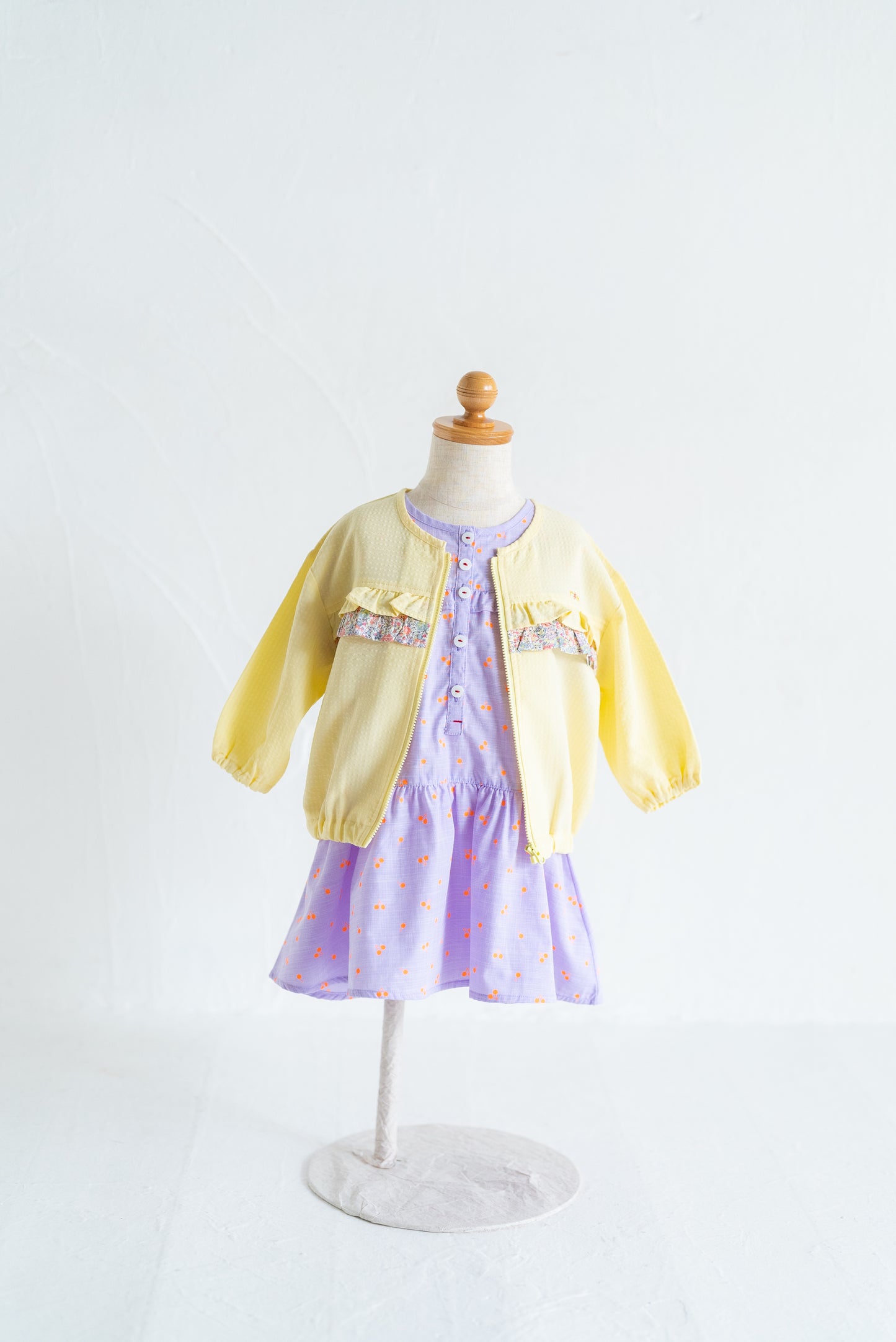 フリルジップアップカーディガン CREAM