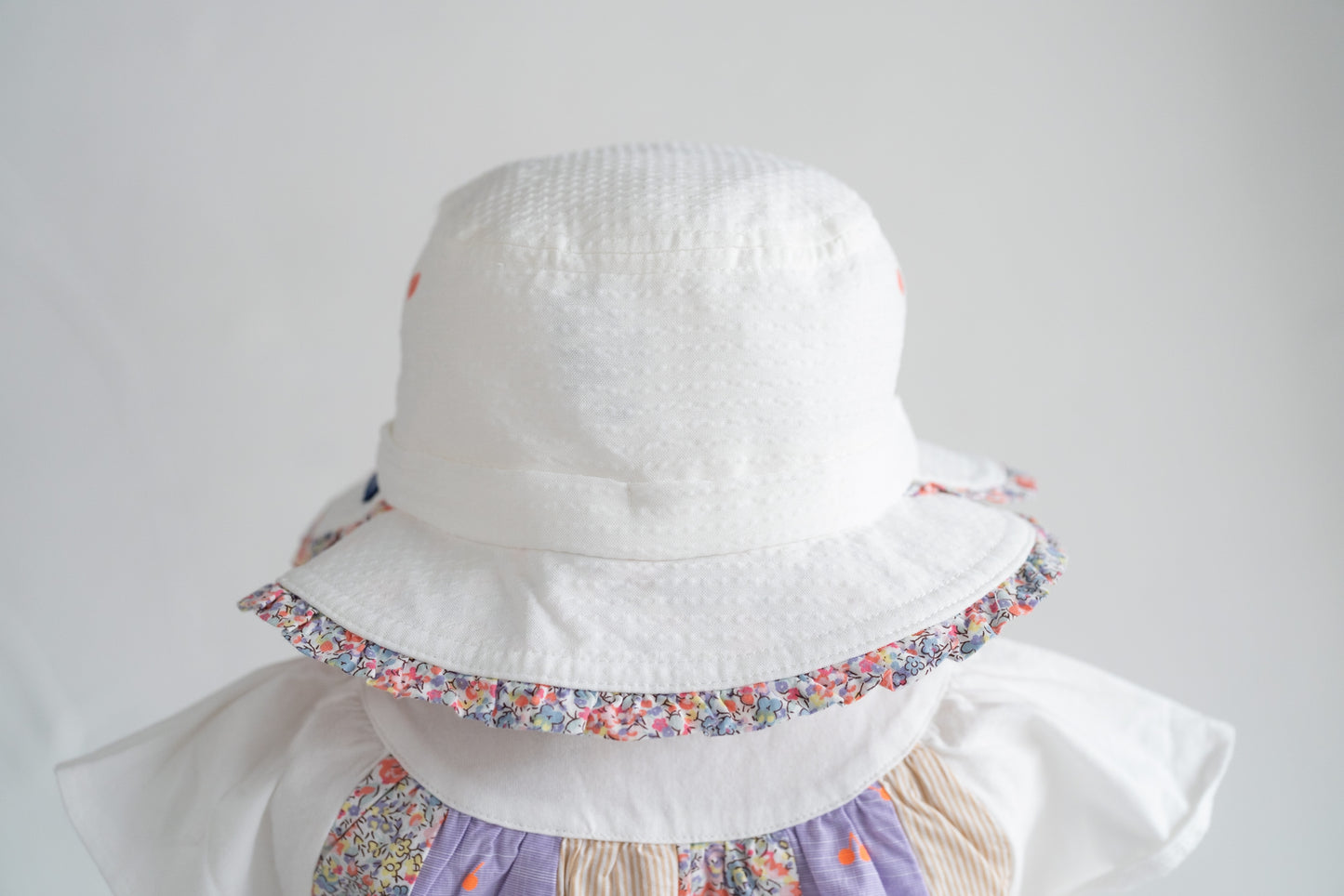 UVフリルハット OFF-WHITE