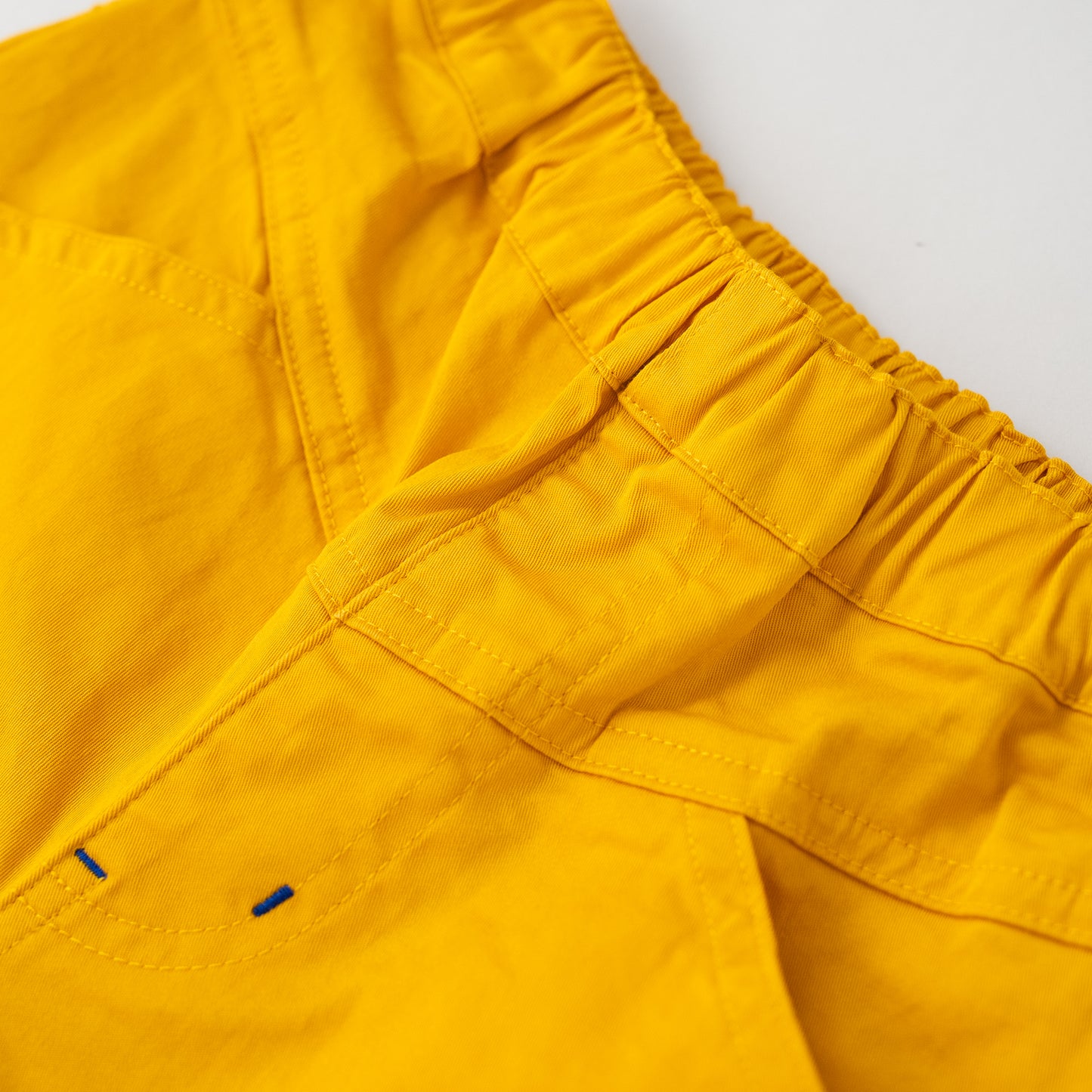 ストレッチカラーパンツ５分丈　YELLOW