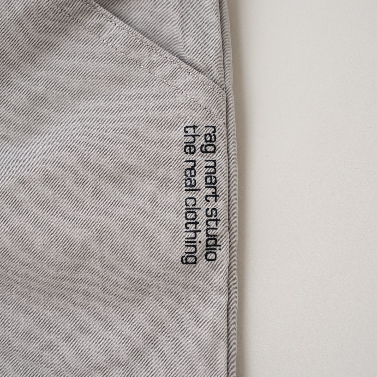 ストレッチカラーパンツ５分丈　GRAY