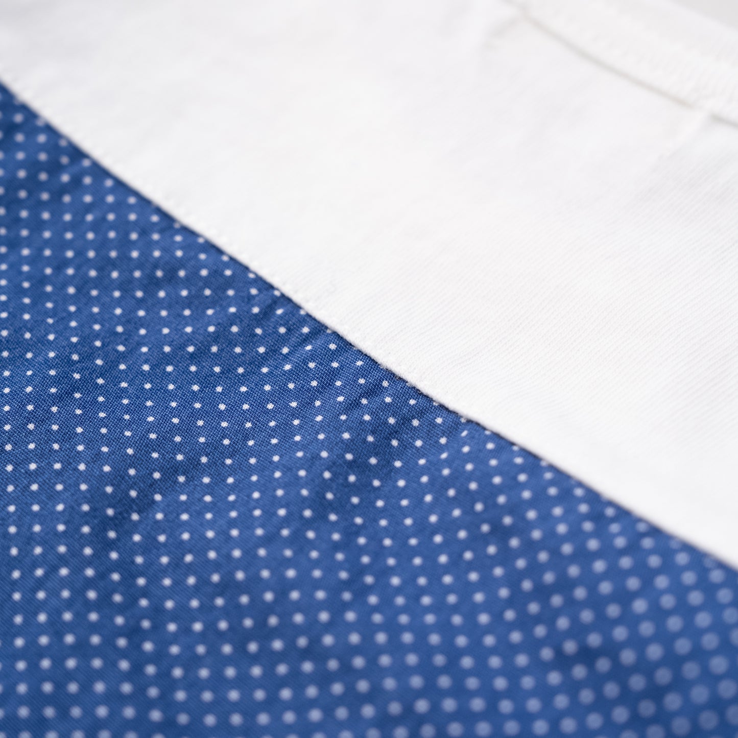 切り替えシャツ　DOT