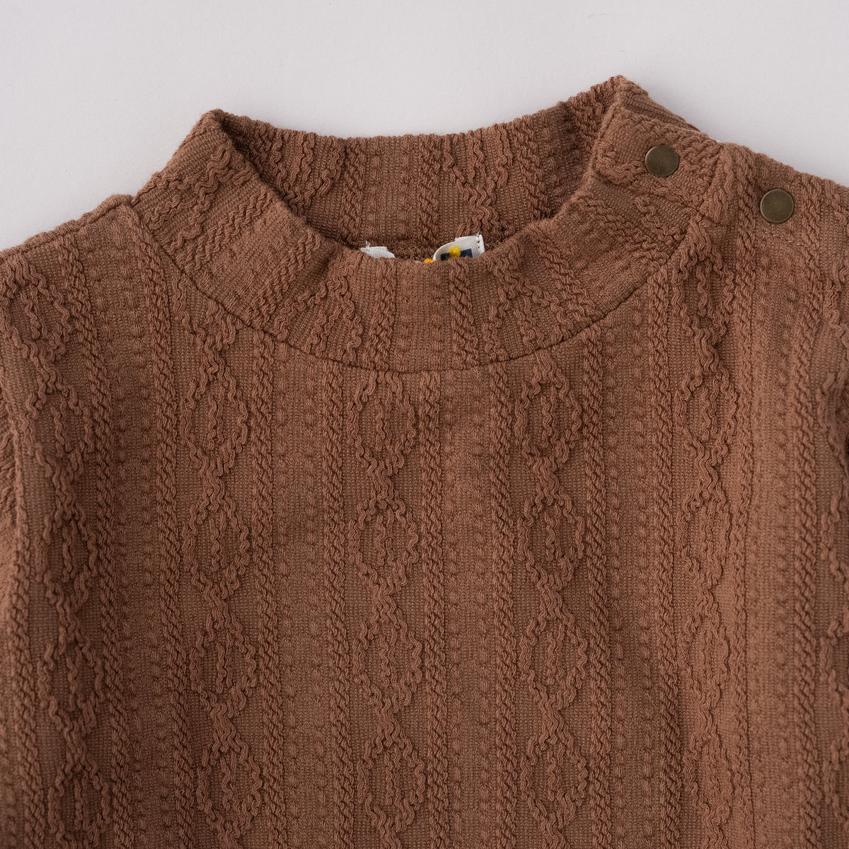 ケーブルニットハイネック　BROWN