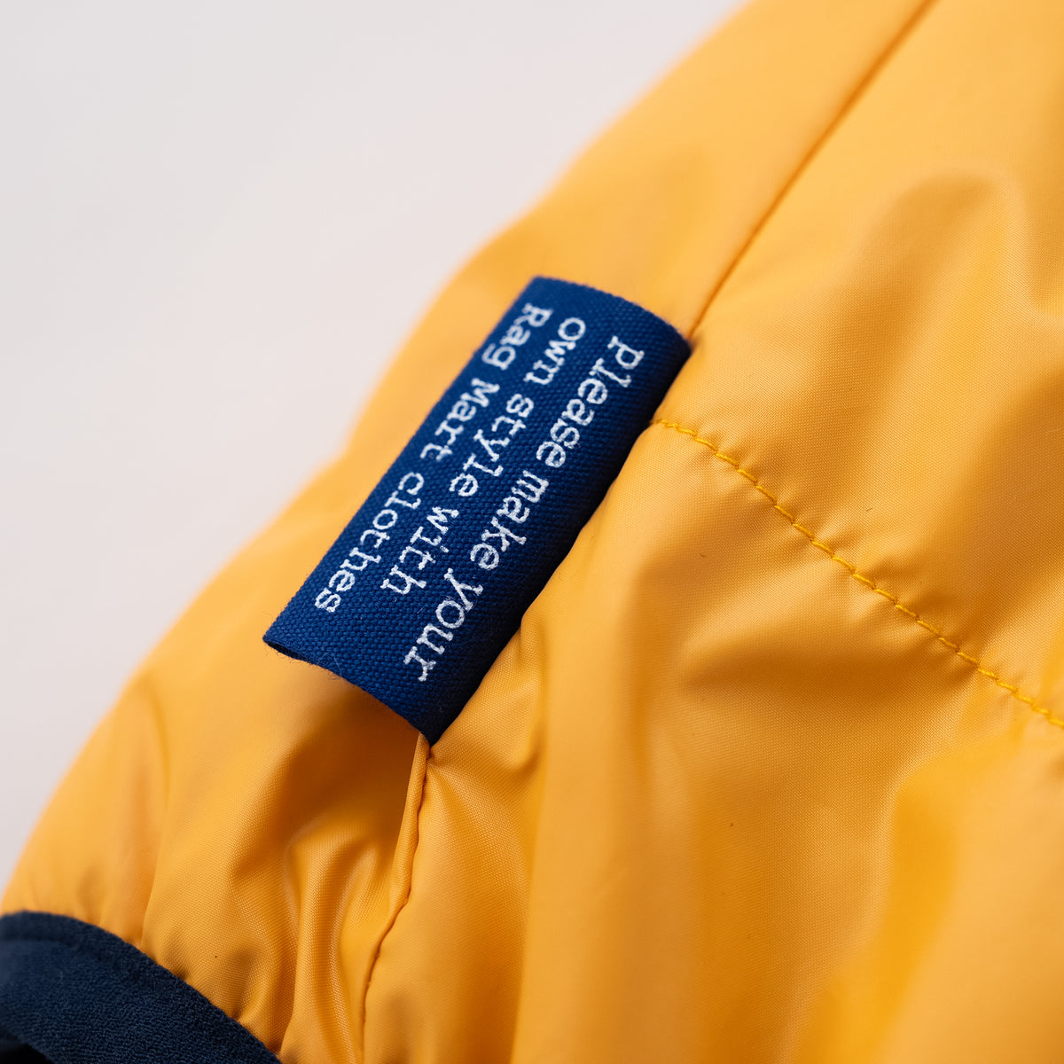 リバーシブルナイロンベスト　YELLOW