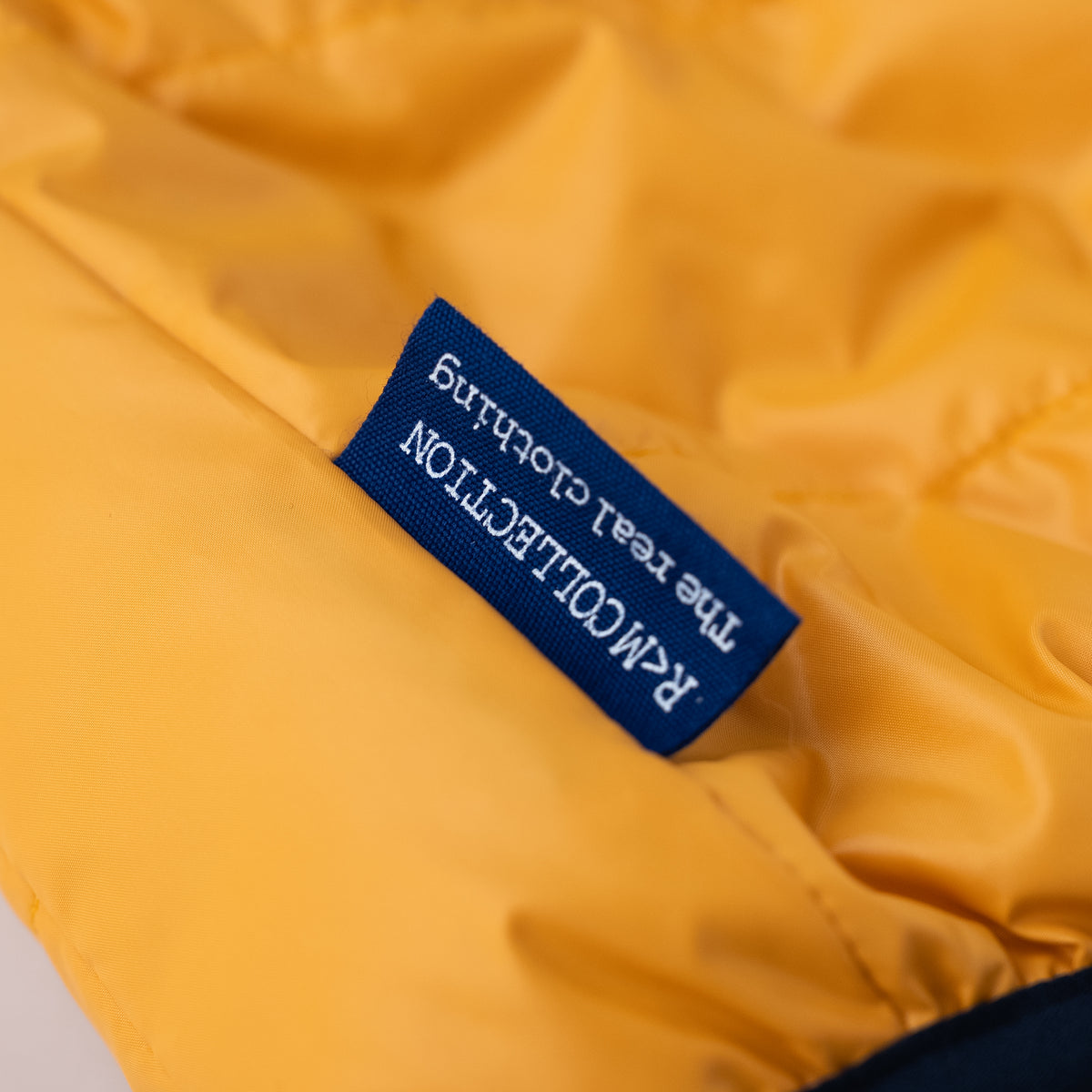 リバーシブルナイロンベスト　YELLOW