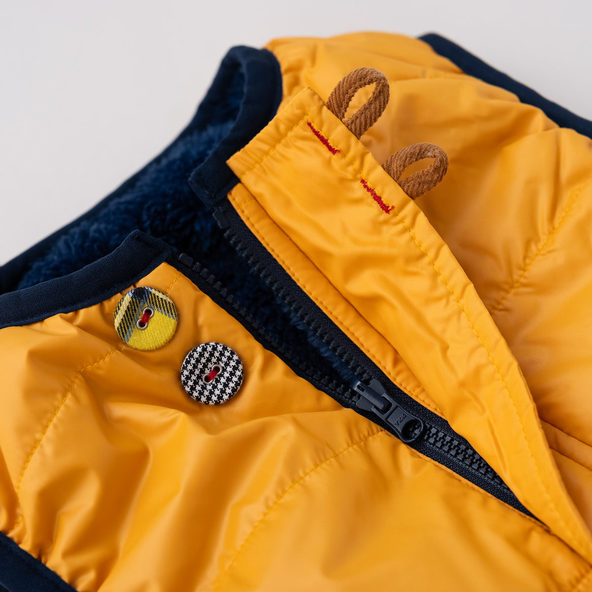 リバーシブルナイロンベスト　YELLOW