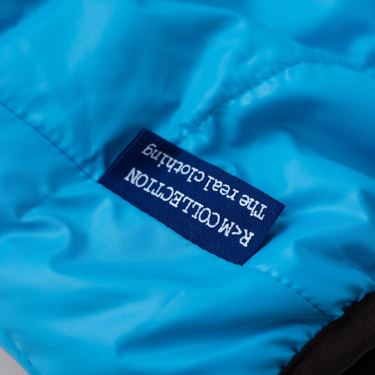 リバーシブルナイロンベスト　BLUE