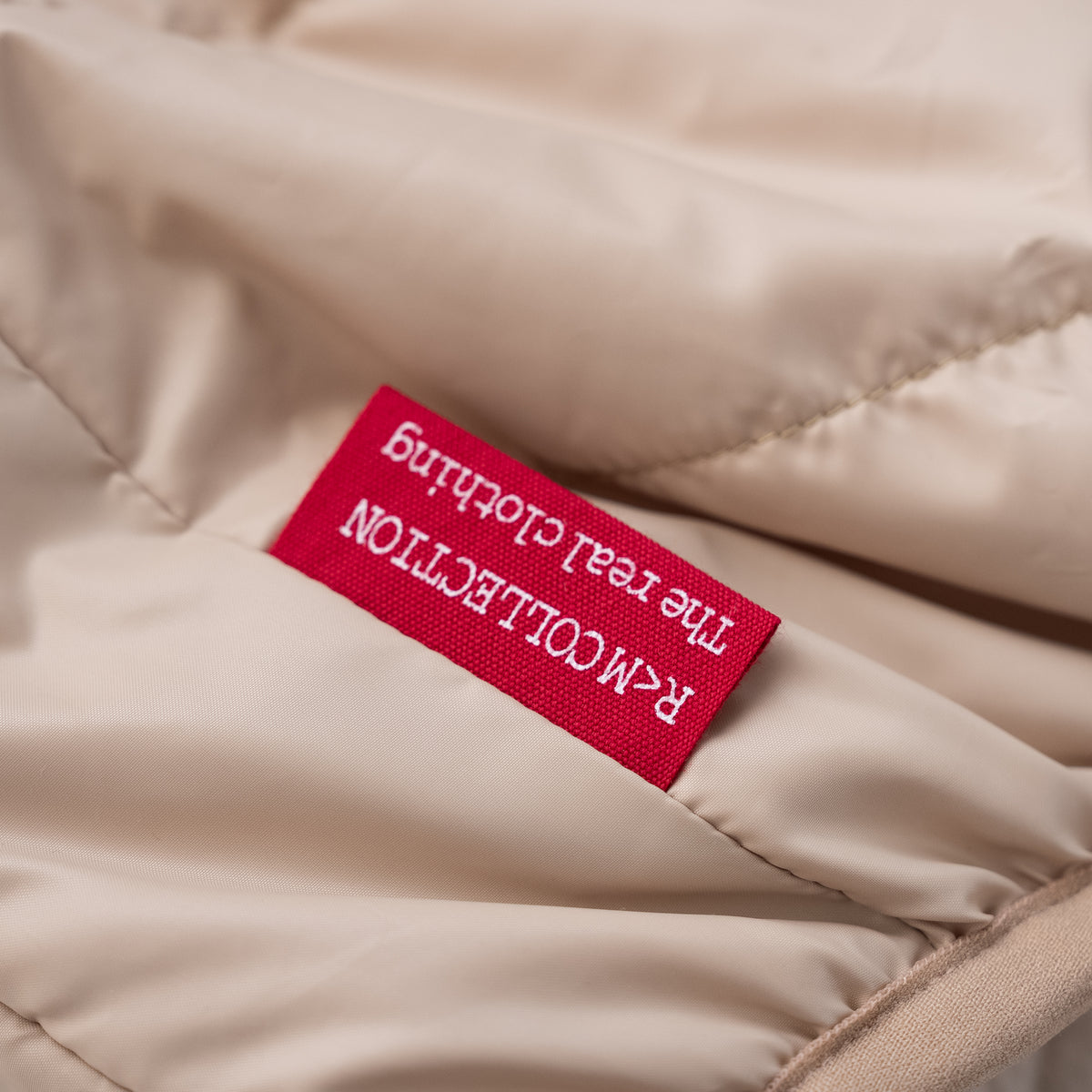 リバーシブルナイロンベスト　BEIGE