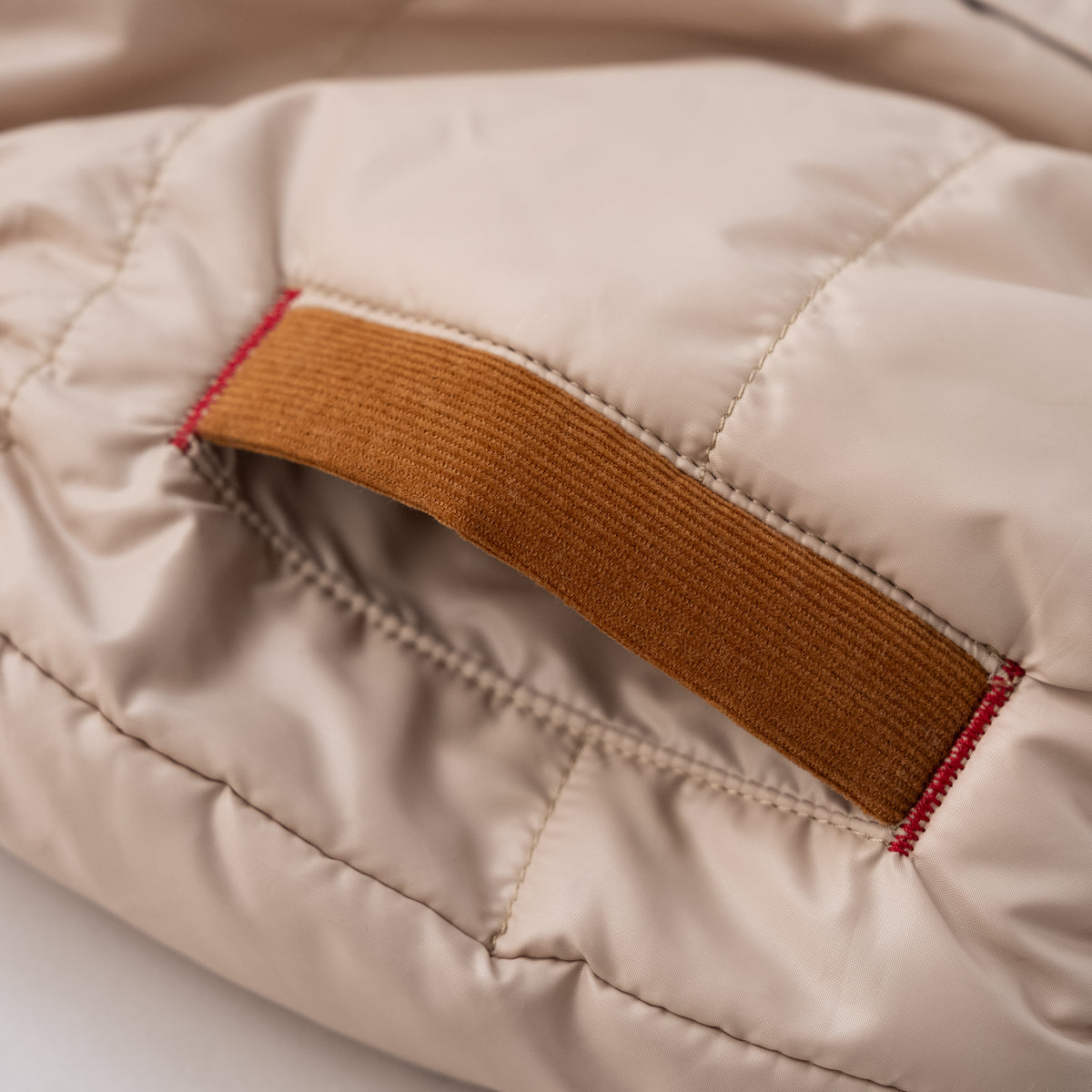 リバーシブルナイロンベスト　BEIGE