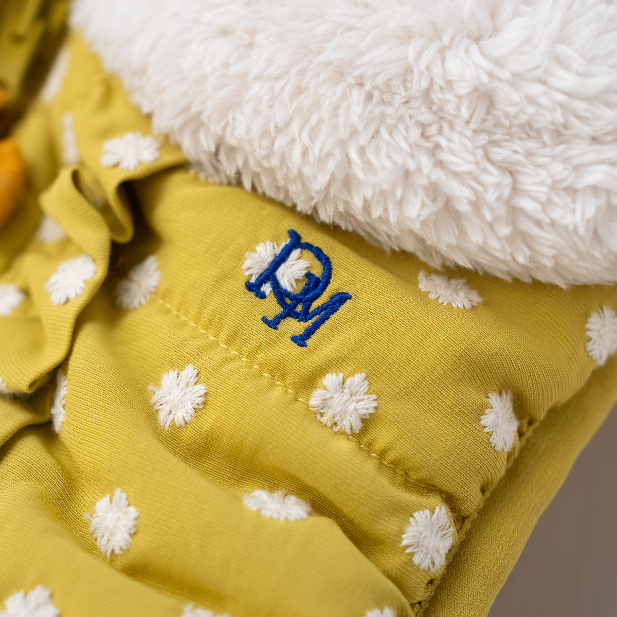 刺繍丸襟リバーシブルベスト　YELLOW