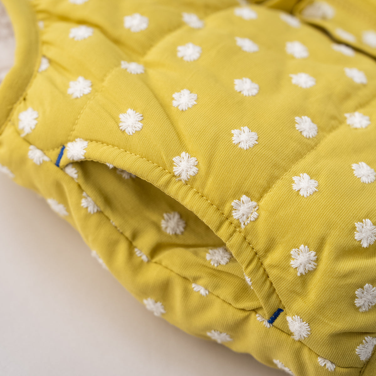 刺繍丸襟リバーシブルベスト　YELLOW