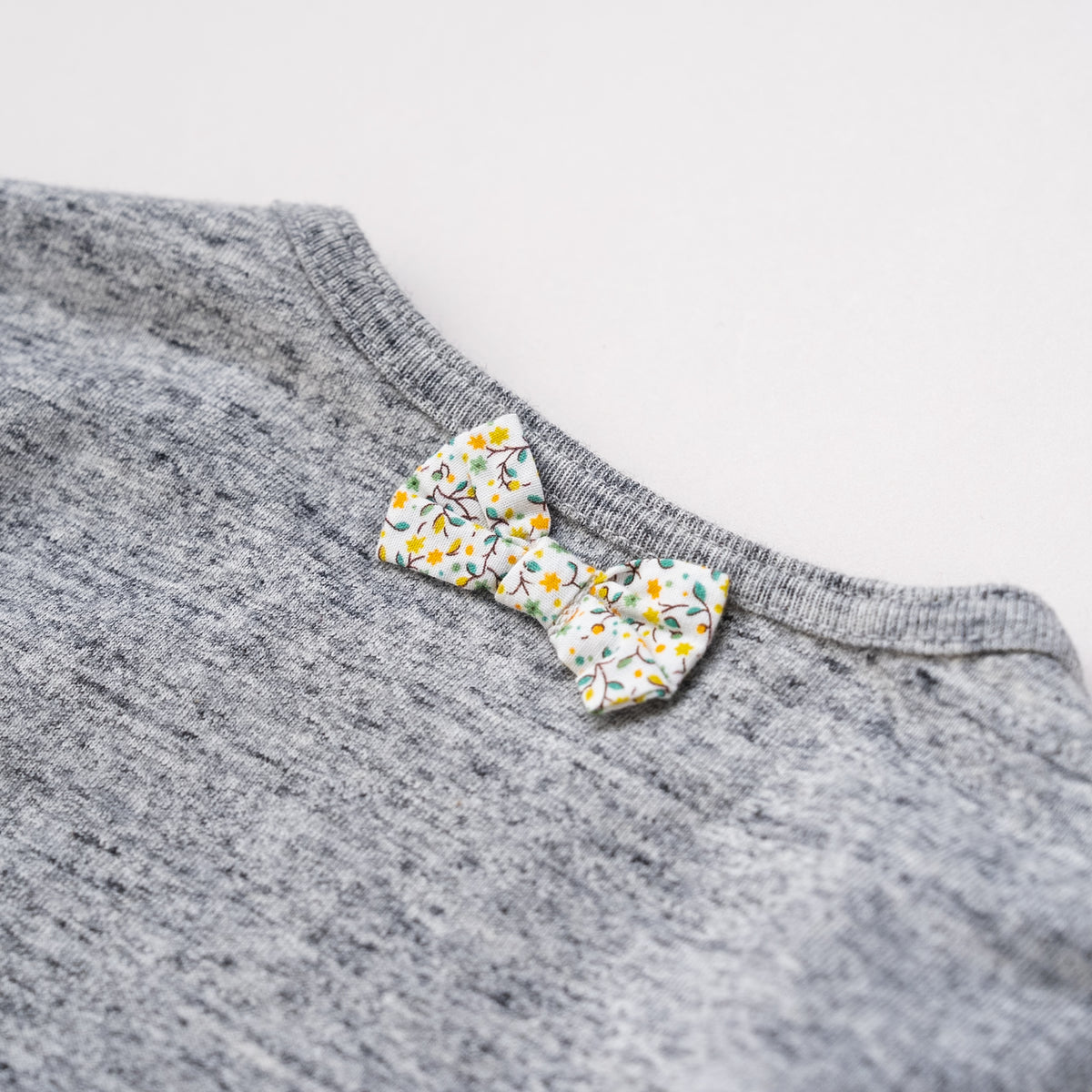 タックデザインTシャツ　GRAY