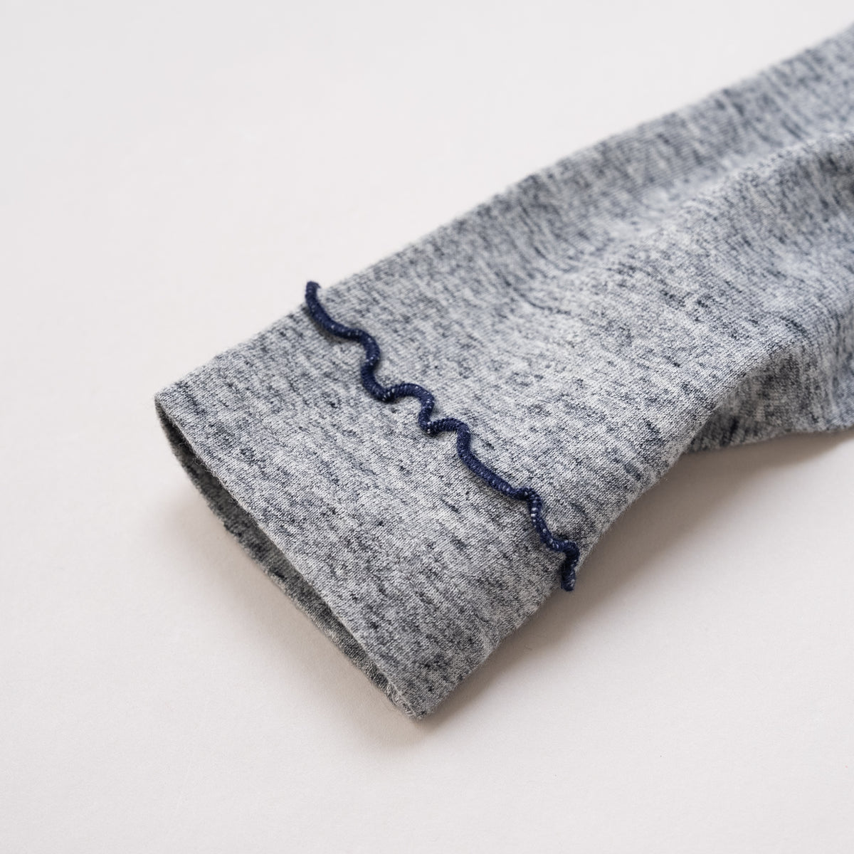 タックデザインTシャツ　GRAY