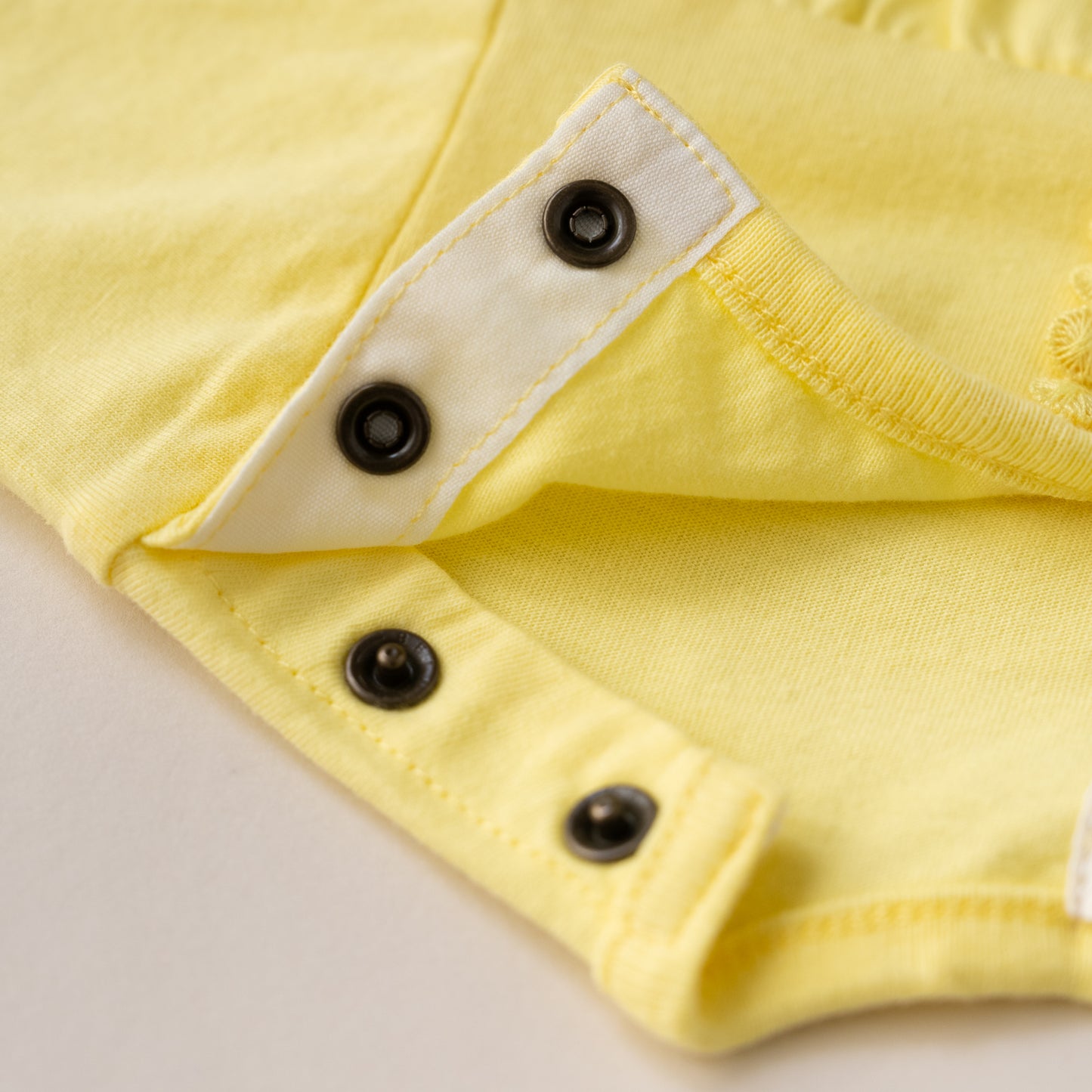 ガールズTシャツ　YELLOW