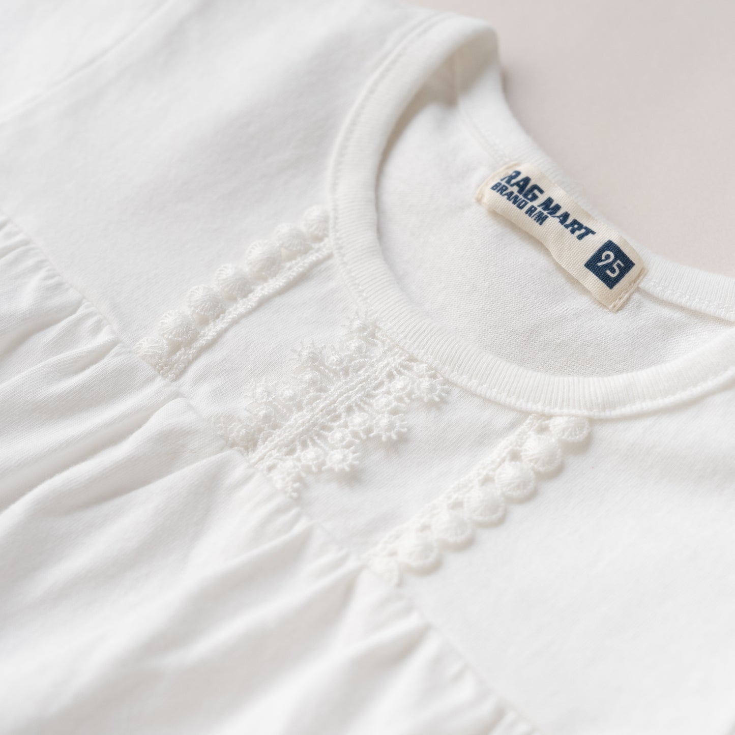 ガールズTシャツ　OFF-WHITE