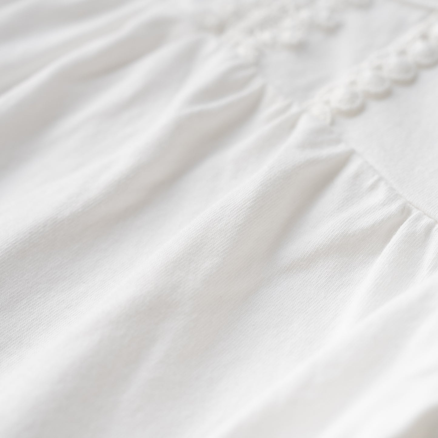 ガールズTシャツ　OFF-WHITE