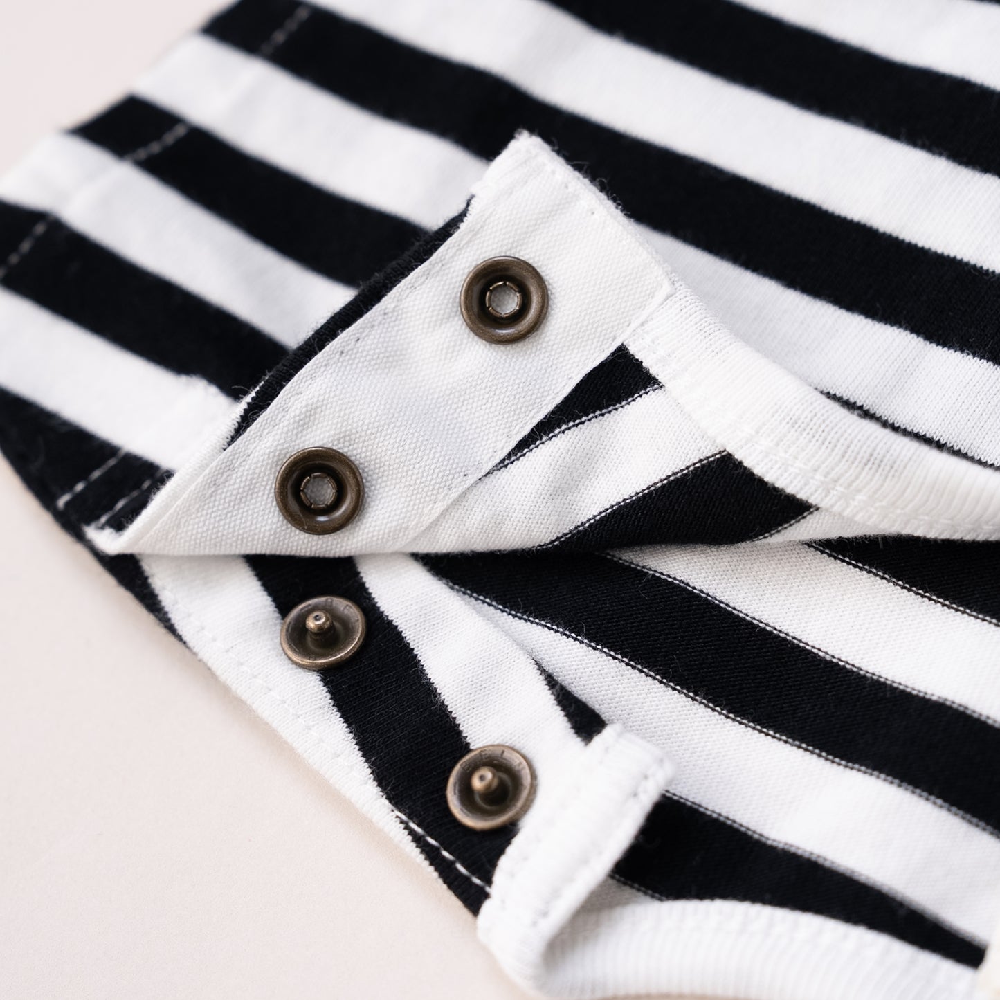 ボーダーフレンチスリーブTシャツ　OFF-WHITE