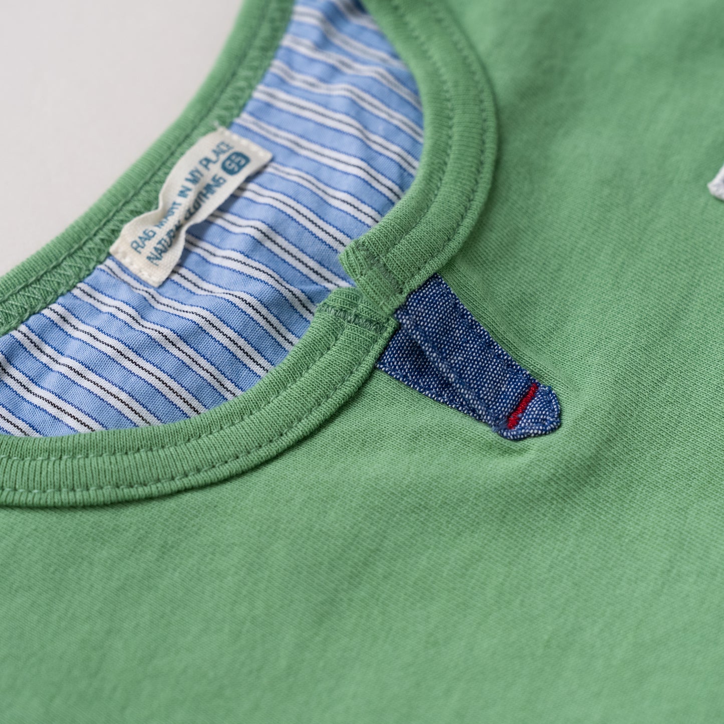 スリットネックTシャツ　KHAKI