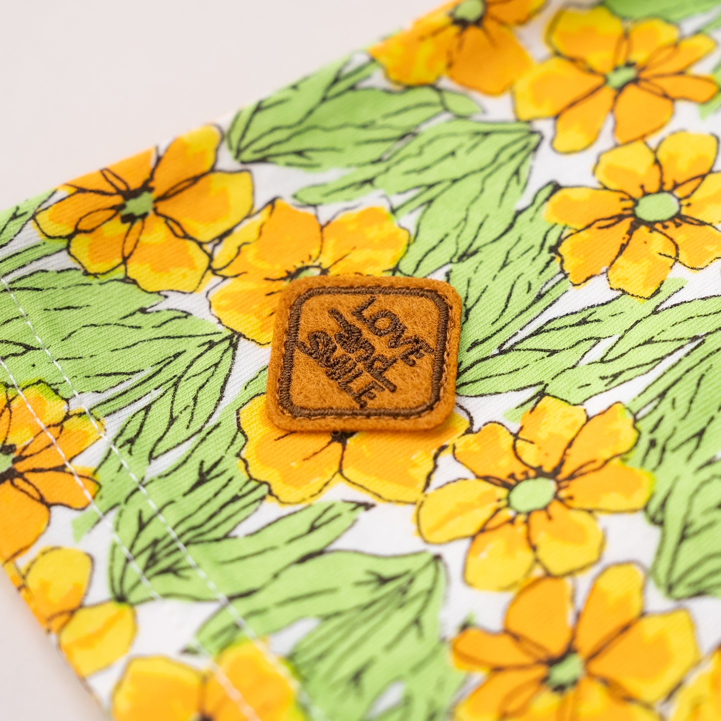 花柄総プリントTシャツ　YELLOW