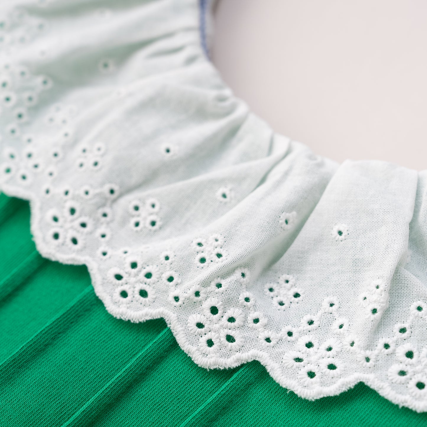 ラウンドカラーTシャツ　GREEN