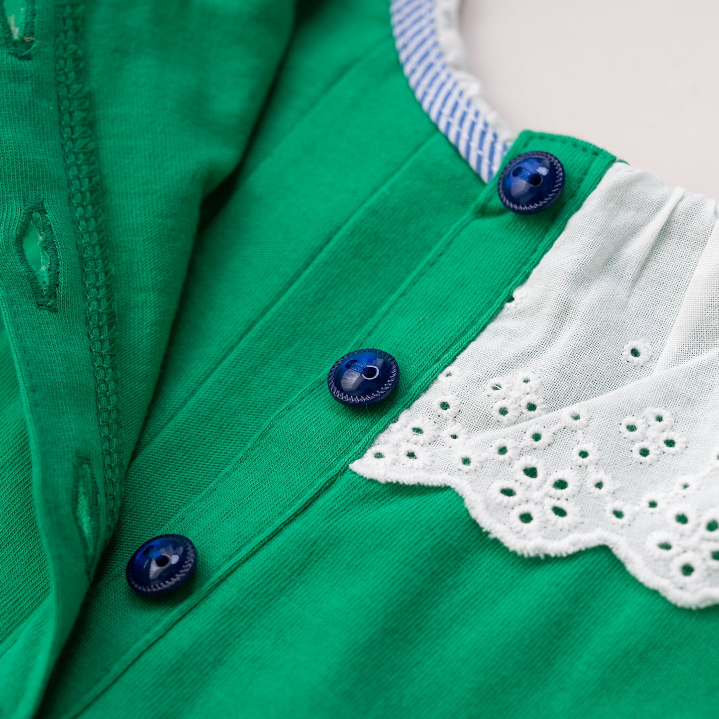 ラウンドカラーTシャツ　GREEN