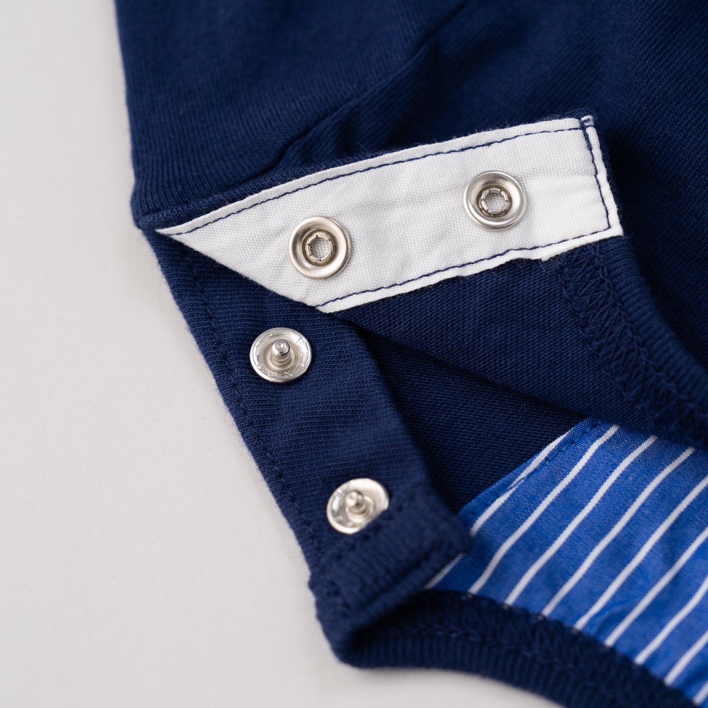 ワンポイントTシャツ　NAVY