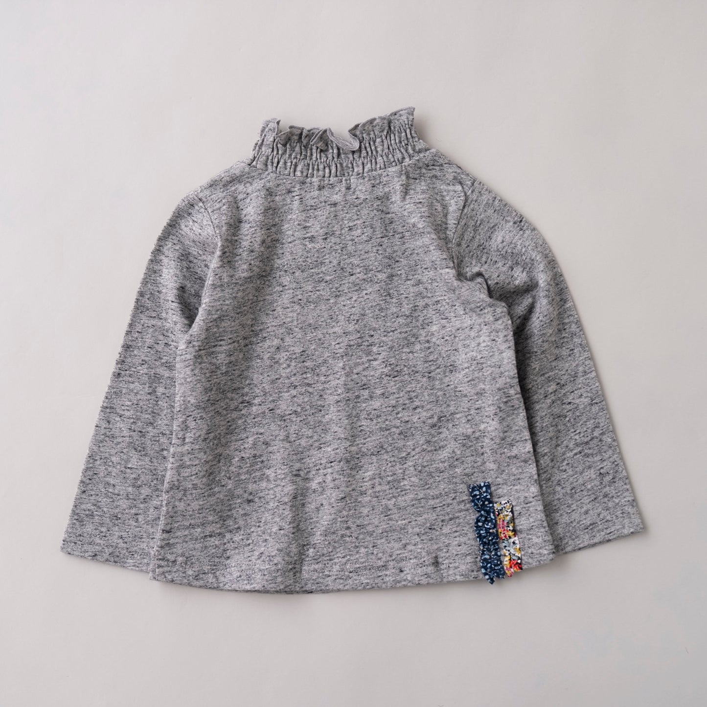 フリルハイネックTシャツ　GRAY