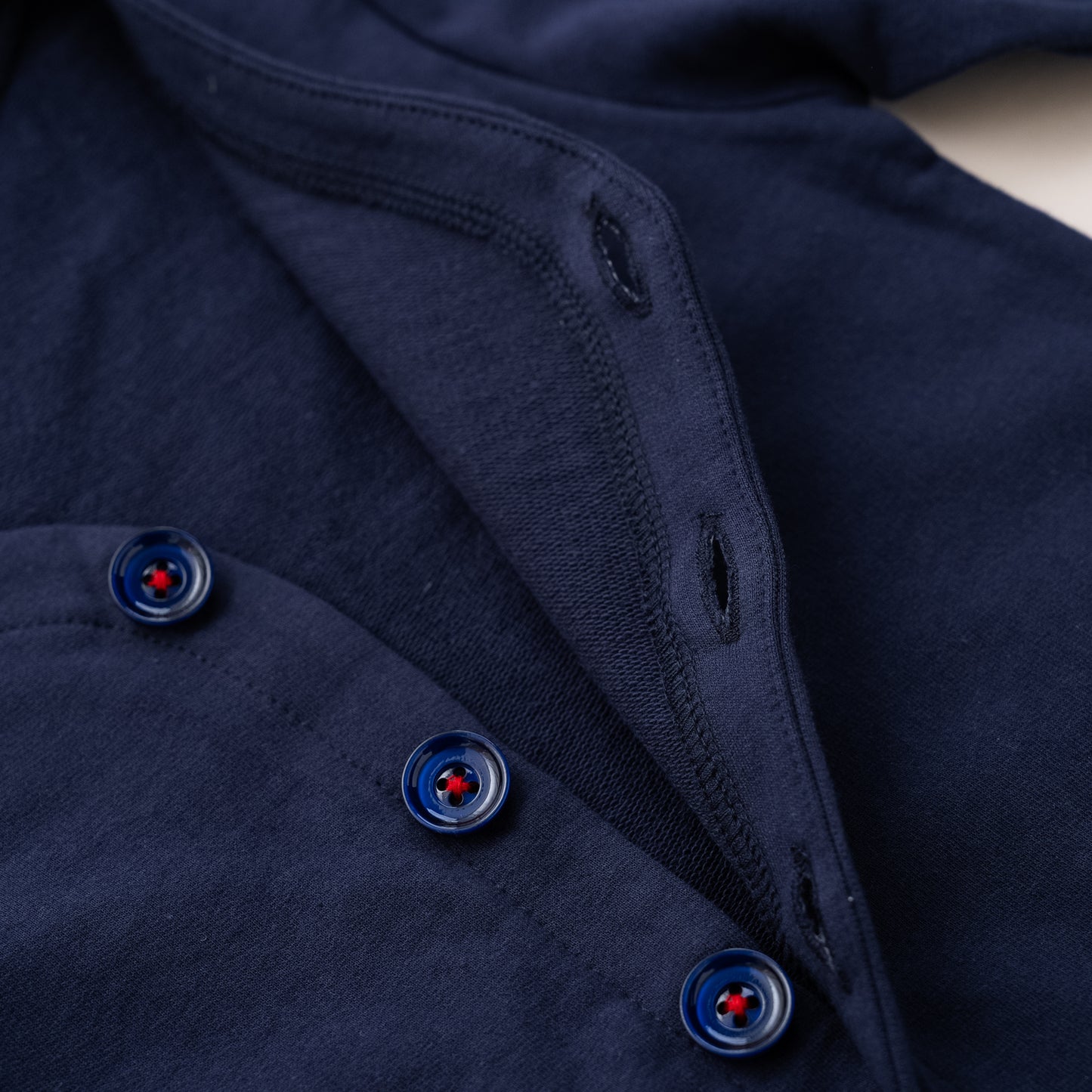 スタンダードVネックカーデ　NAVY