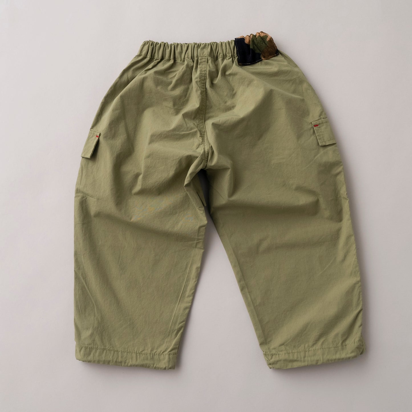 パラシュートカーゴパンツ　KHAKI