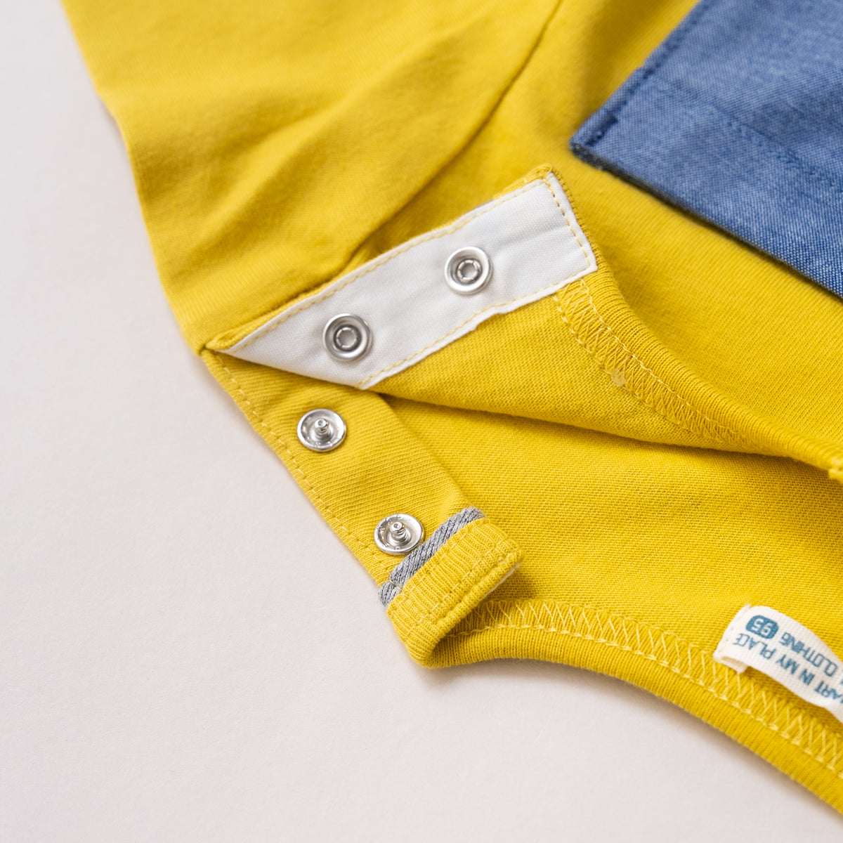 ワンポイントポケットTシャツ　YELLOW