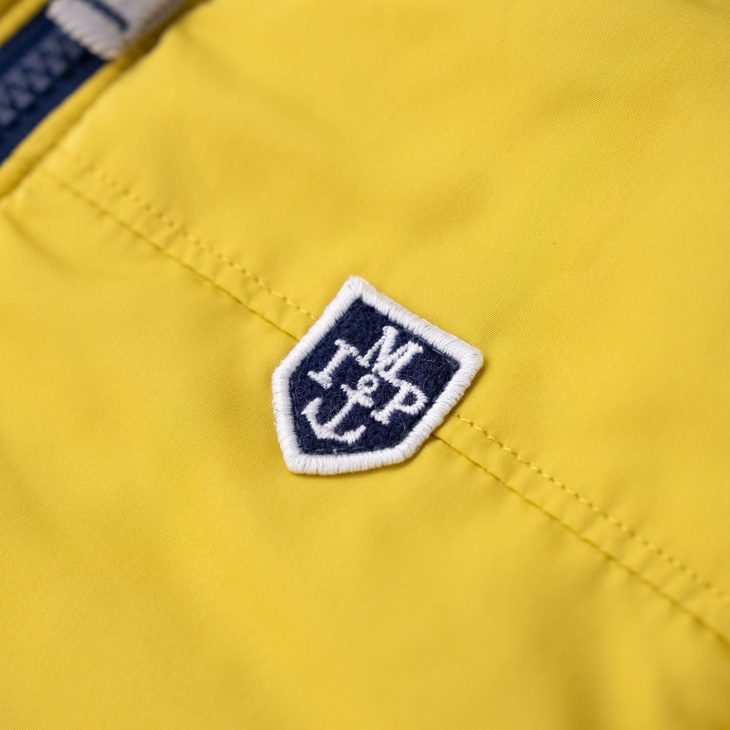 中綿ナイロンジャンバー　YELLOW