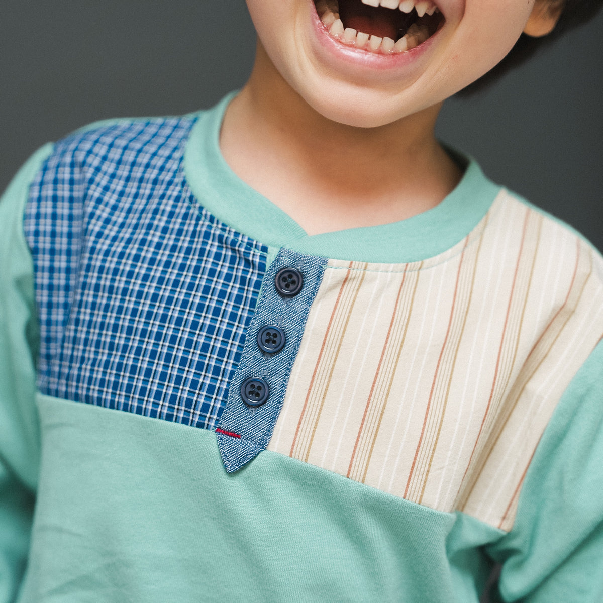 ヘンリーネックTシャツ　GREEN
