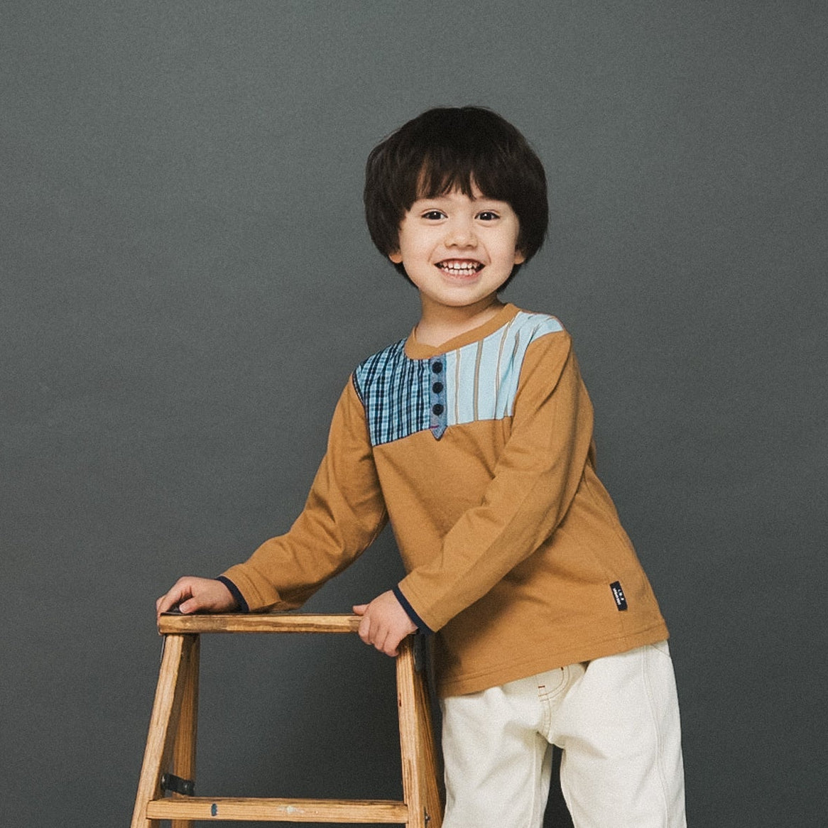 ヘンリーネックTシャツ　CAMEL