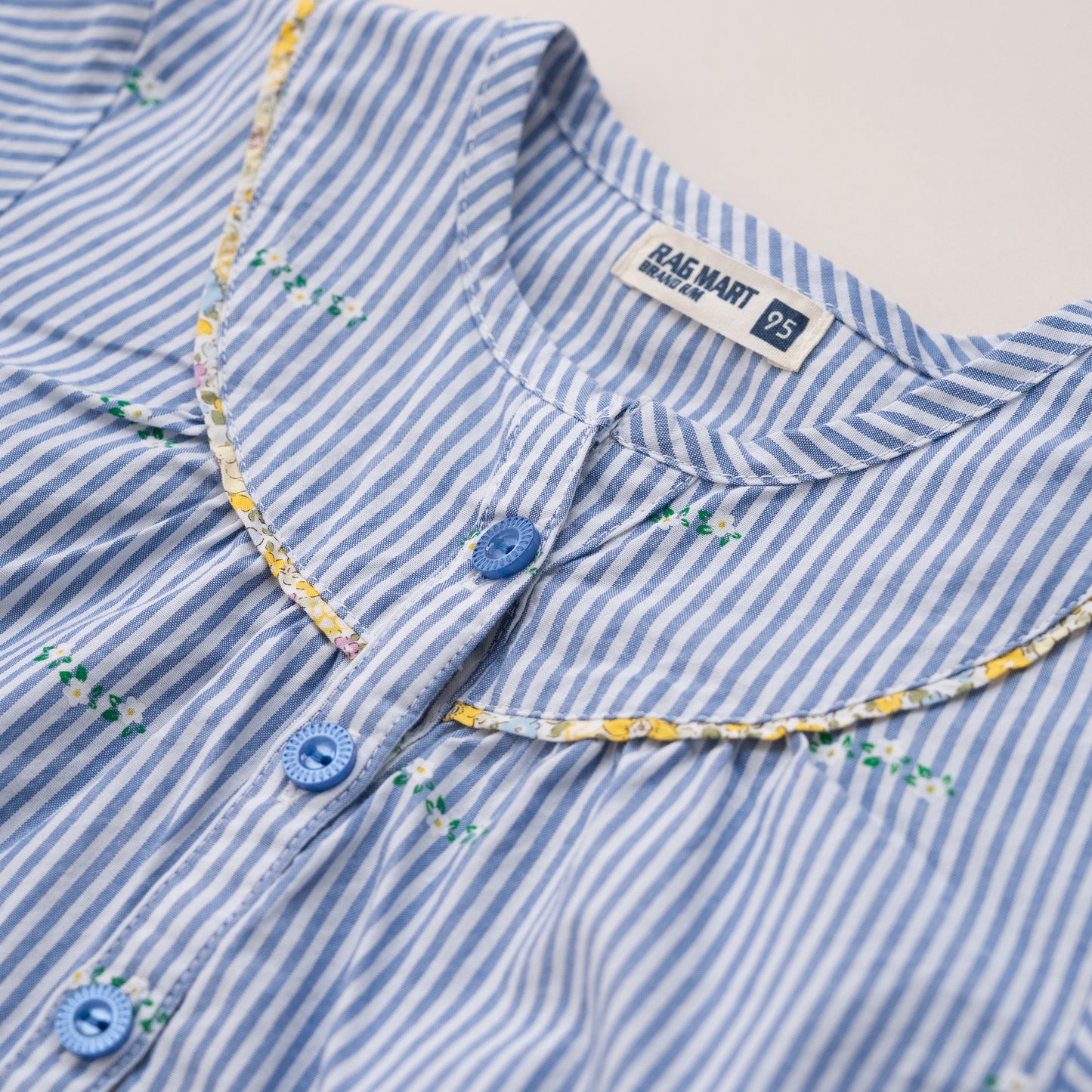 総柄ブラウス　STRIPE