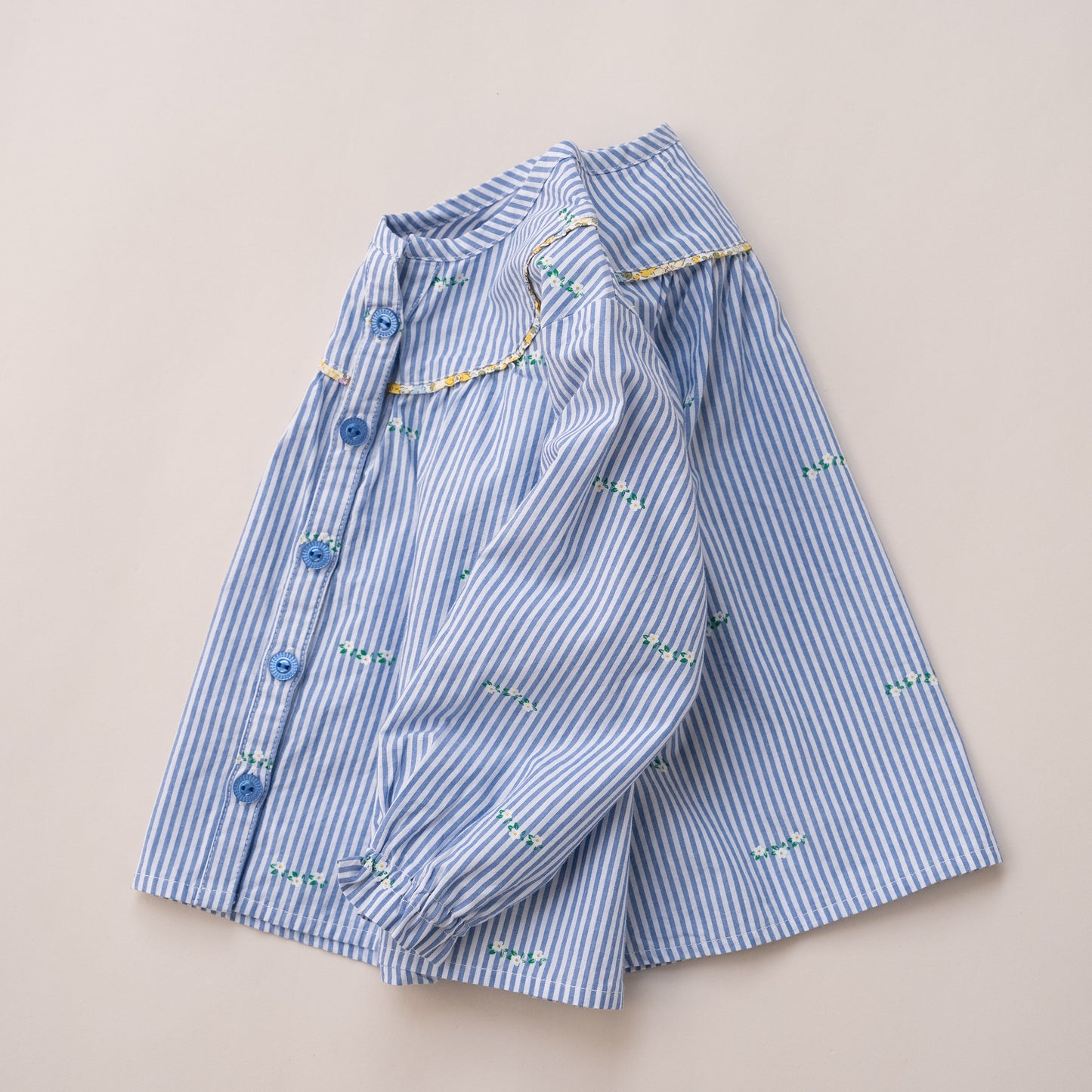 総柄ブラウス　STRIPE