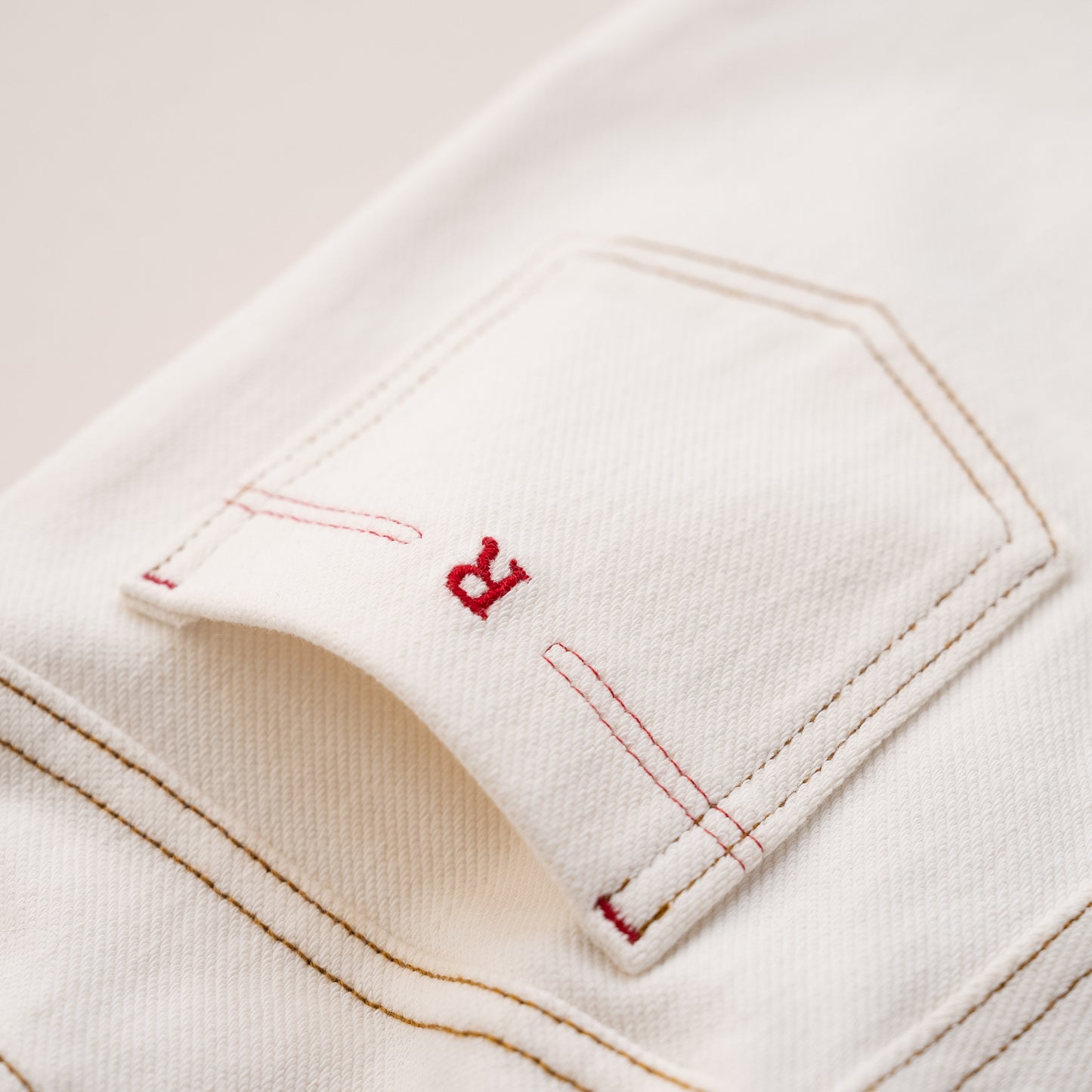 カラーニットデニムパンツ　OFF-WHITE