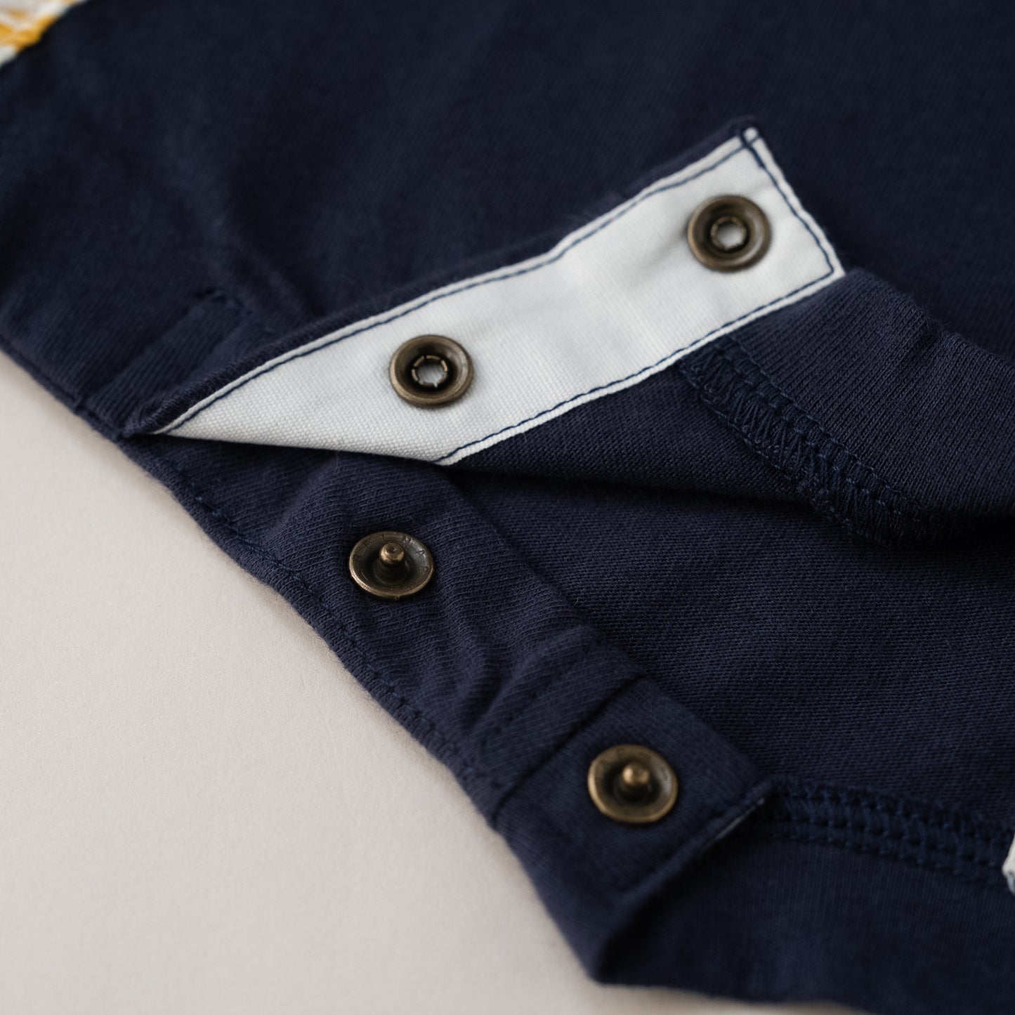 袖フリルボックスTシャツ　NAVY